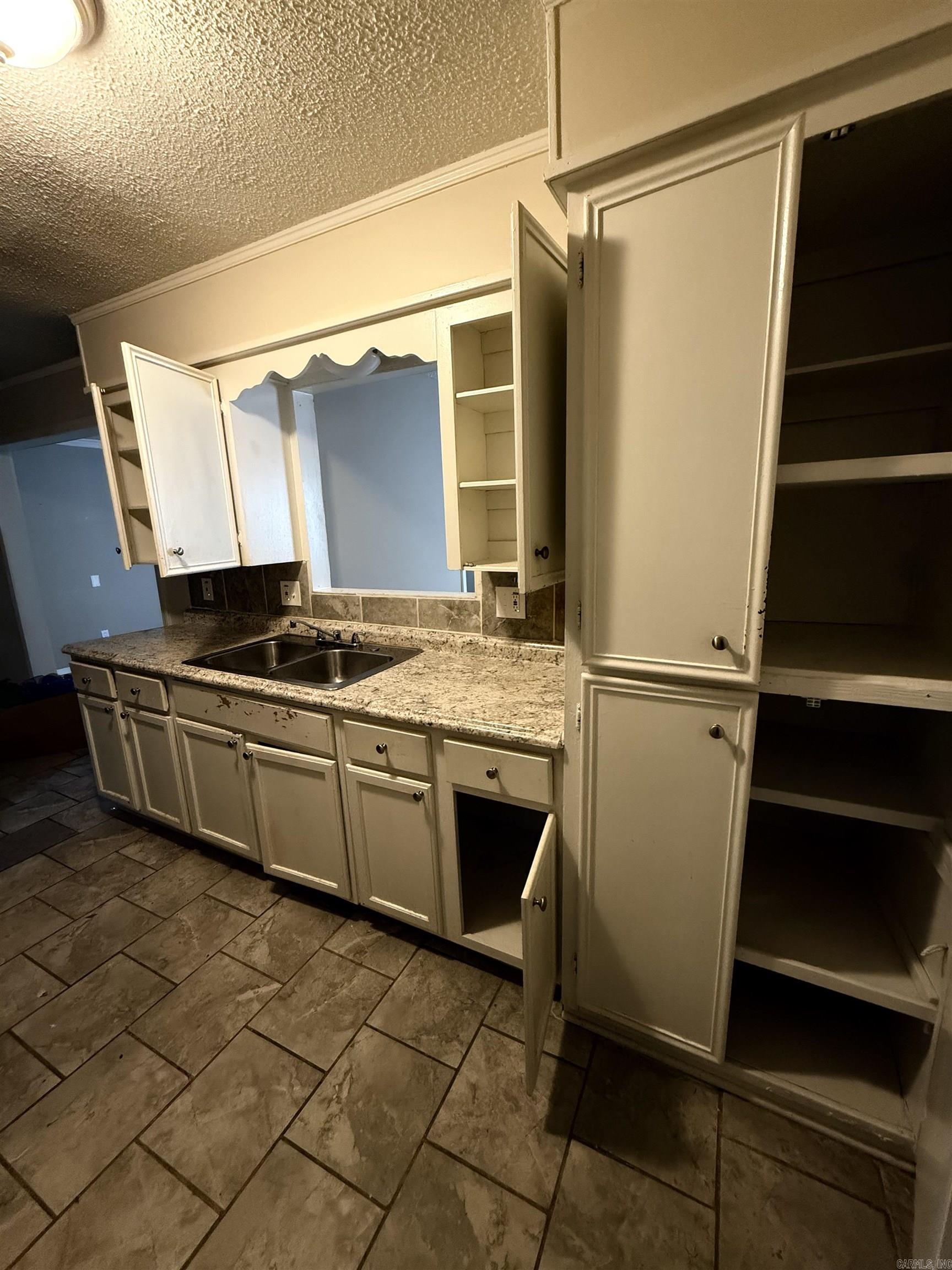 708 Annelle Street Property Photo 6