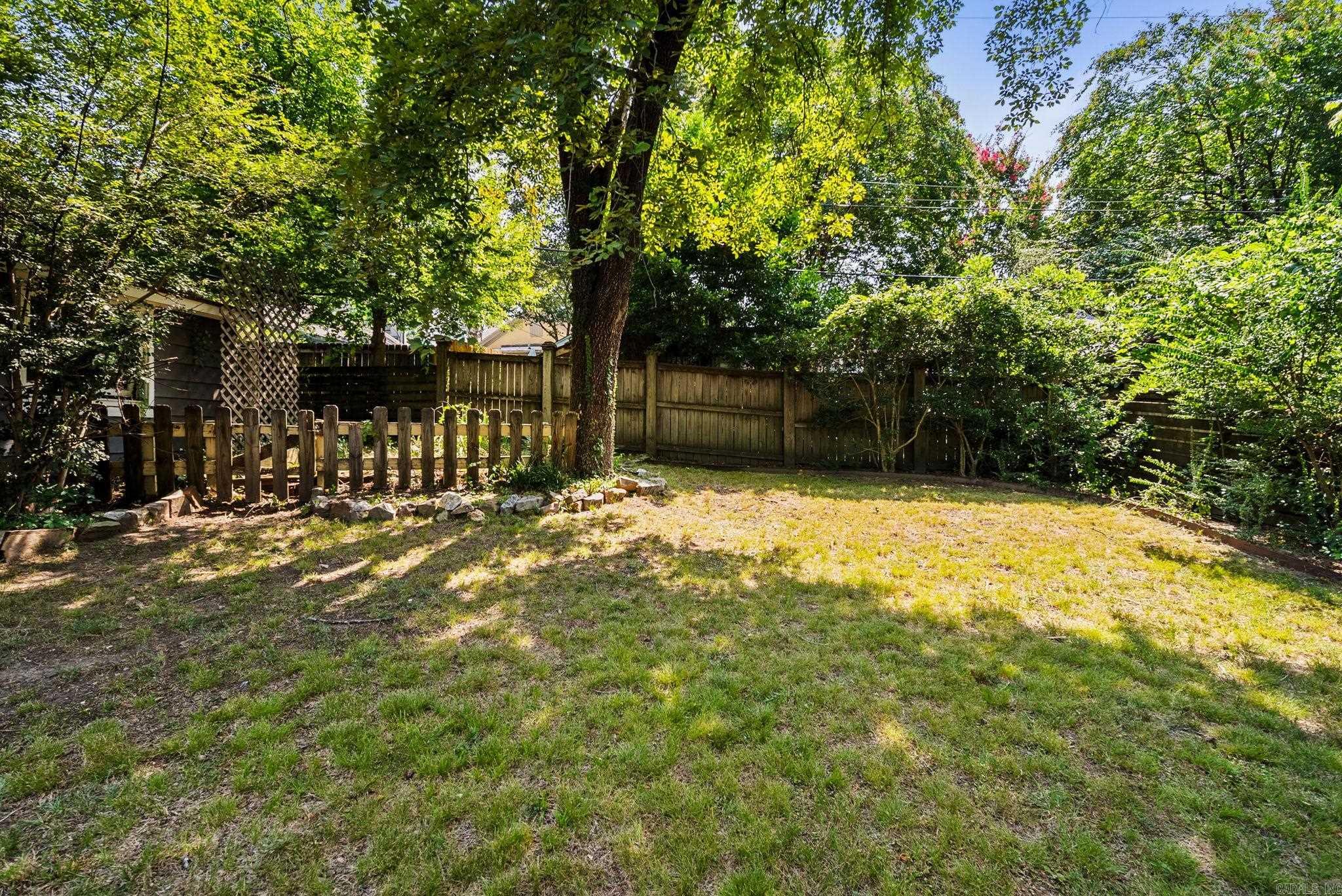 211 Colonial Court Property Photo 49
