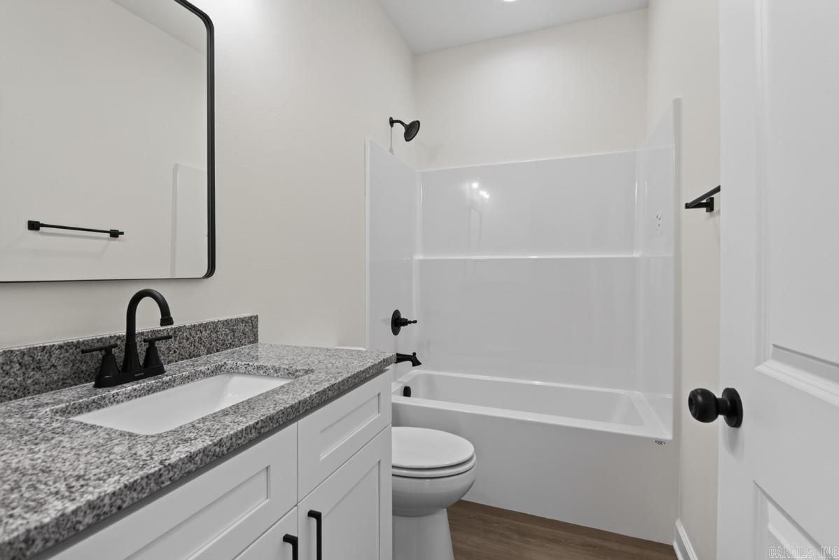 4800 Greenfield Dr Property Photo 22