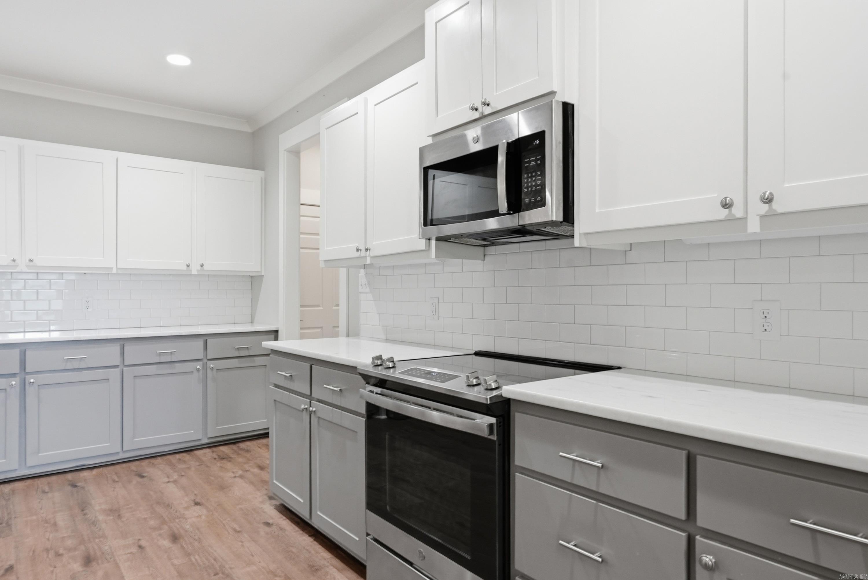19 Sunset Boulevard Property Photo 10