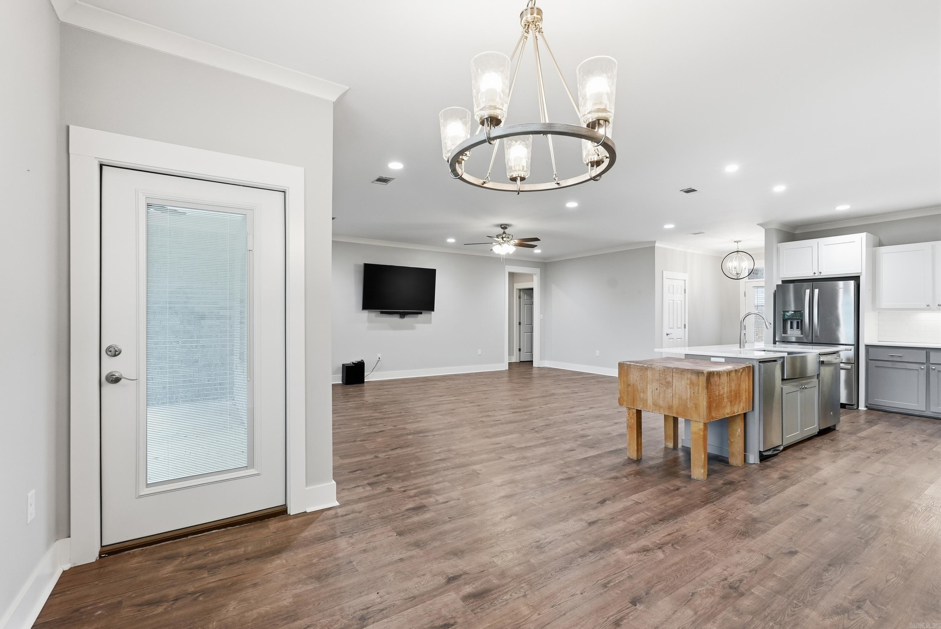 19 Sunset Boulevard Property Photo 16