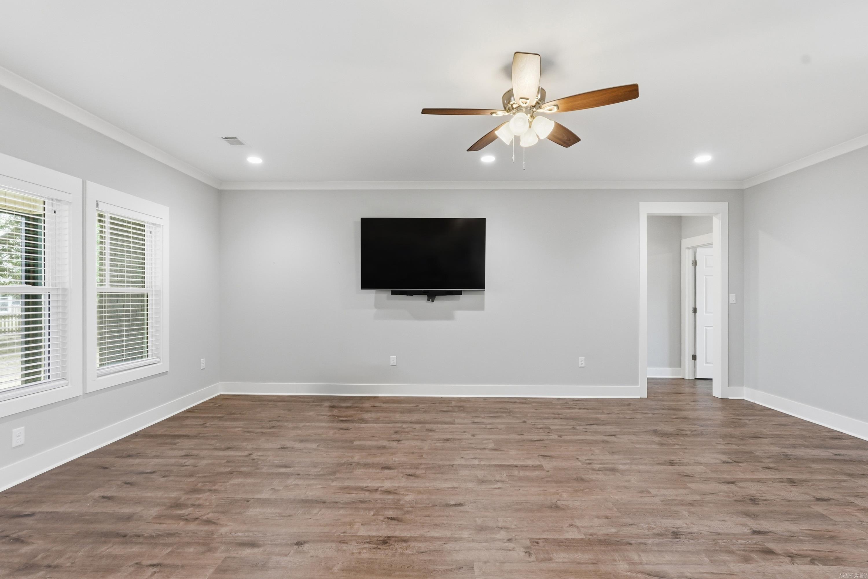 19 Sunset Boulevard Property Photo 18