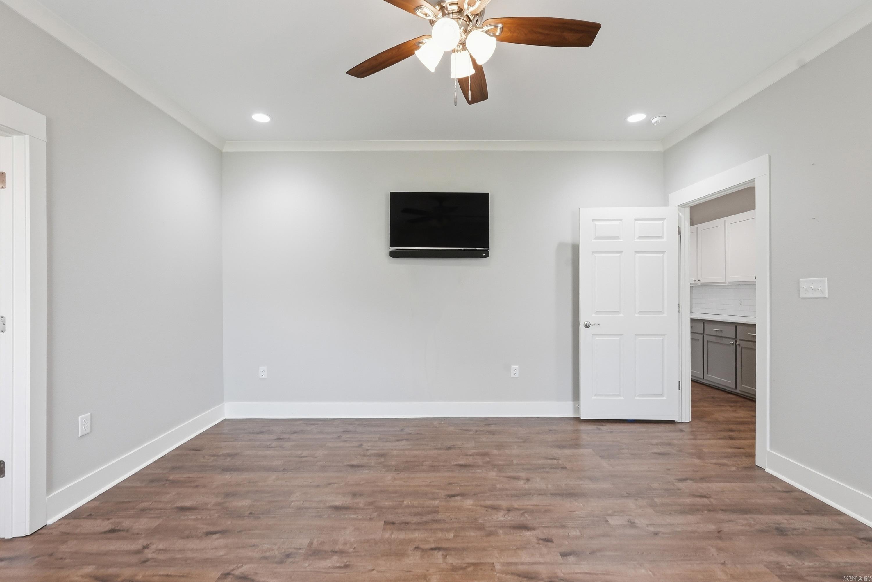 19 Sunset Boulevard Property Photo 20