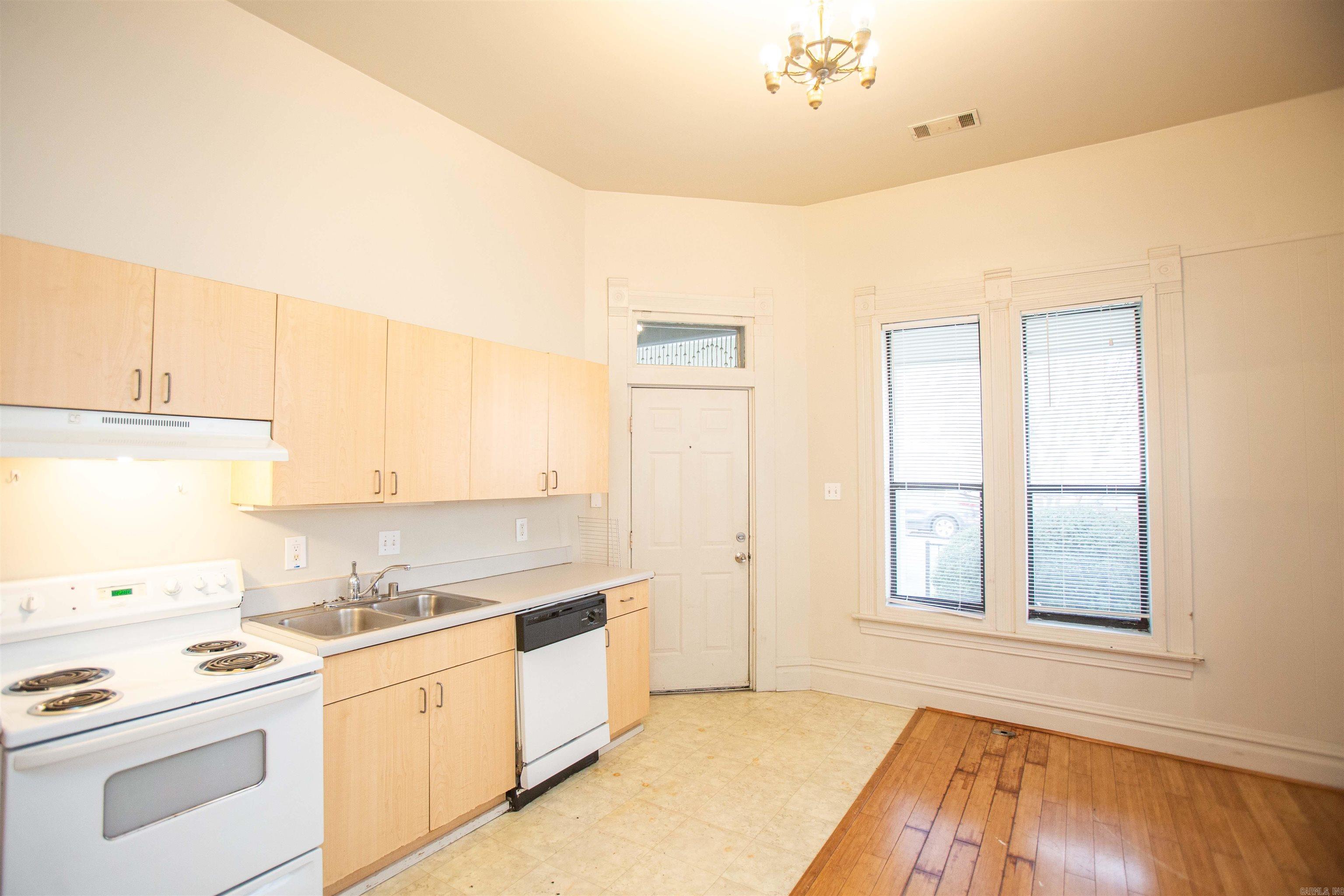 117 W 15th Street A Property Photo 5