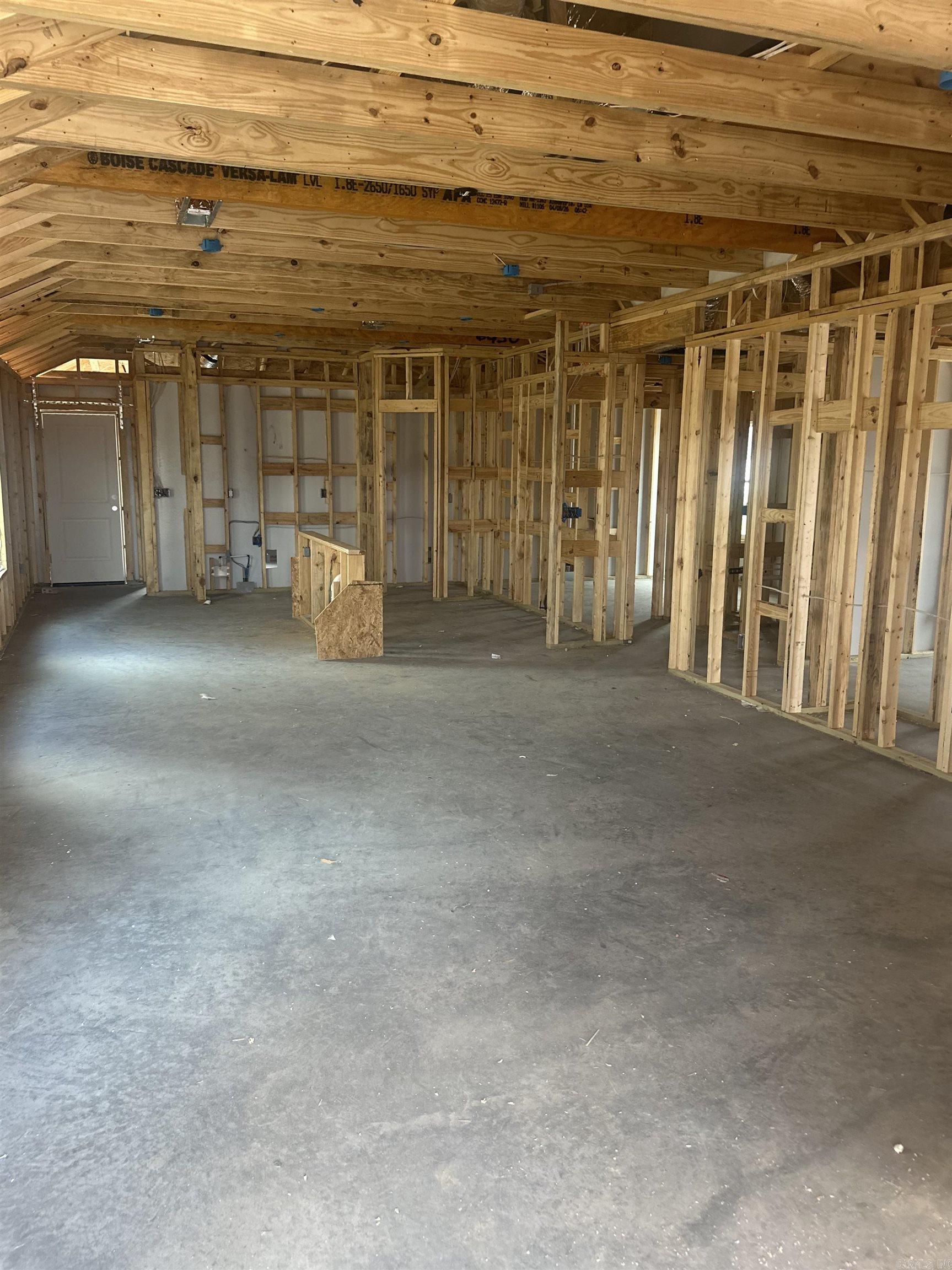 112 Lucy Lane Property Photo 3
