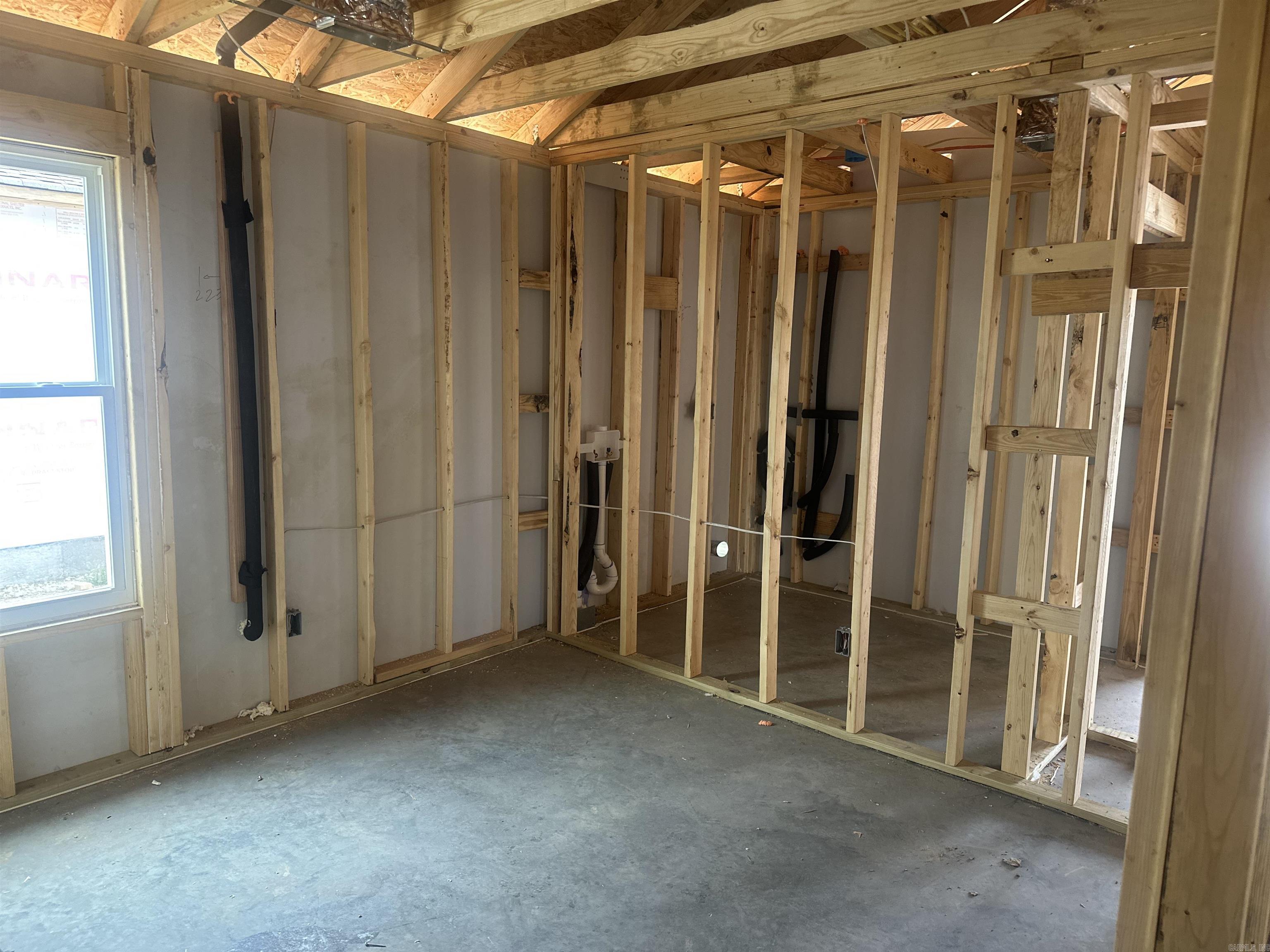 112 Lucy Lane Property Photo 6
