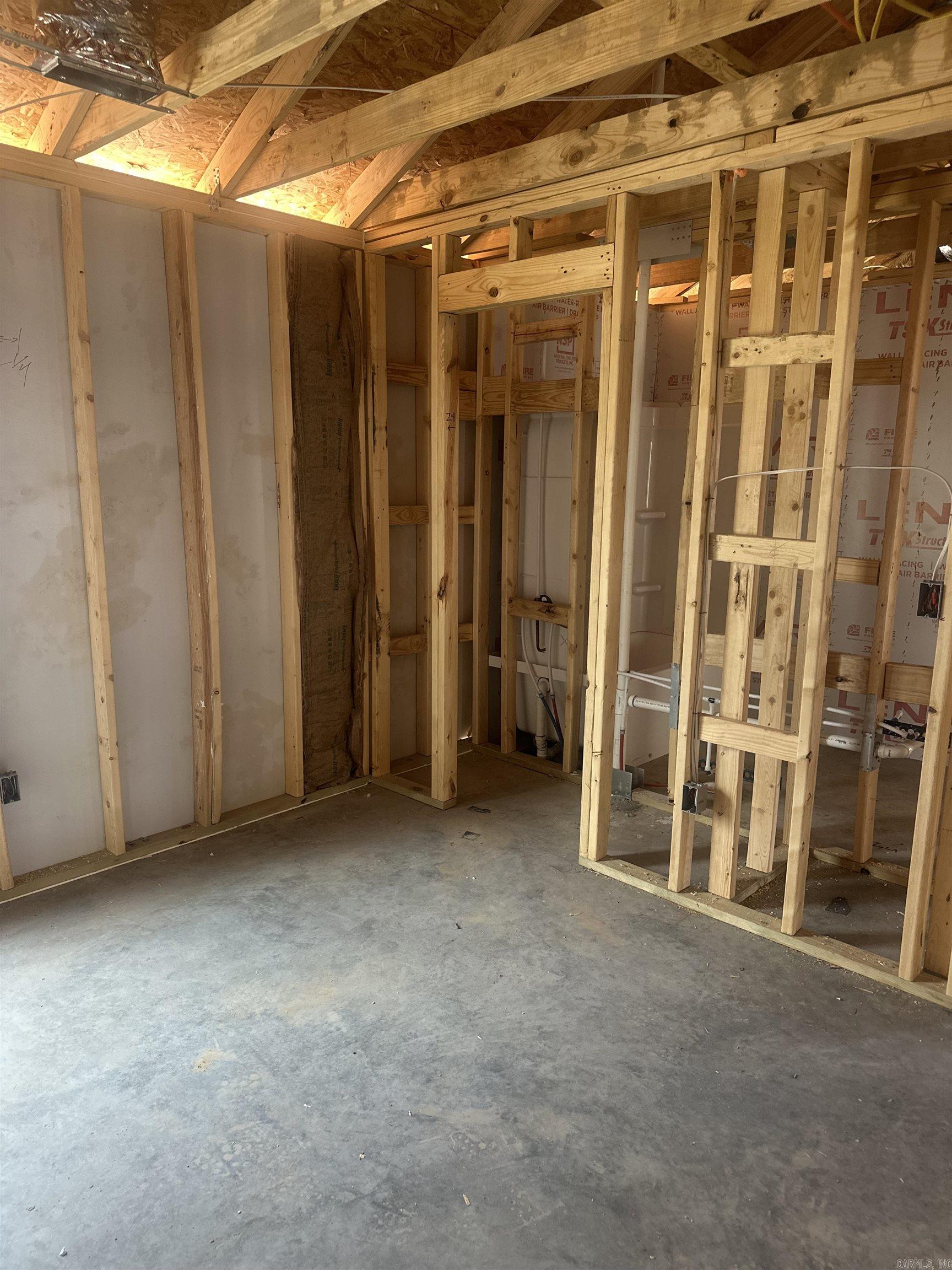 112 Lucy Lane Property Photo 7