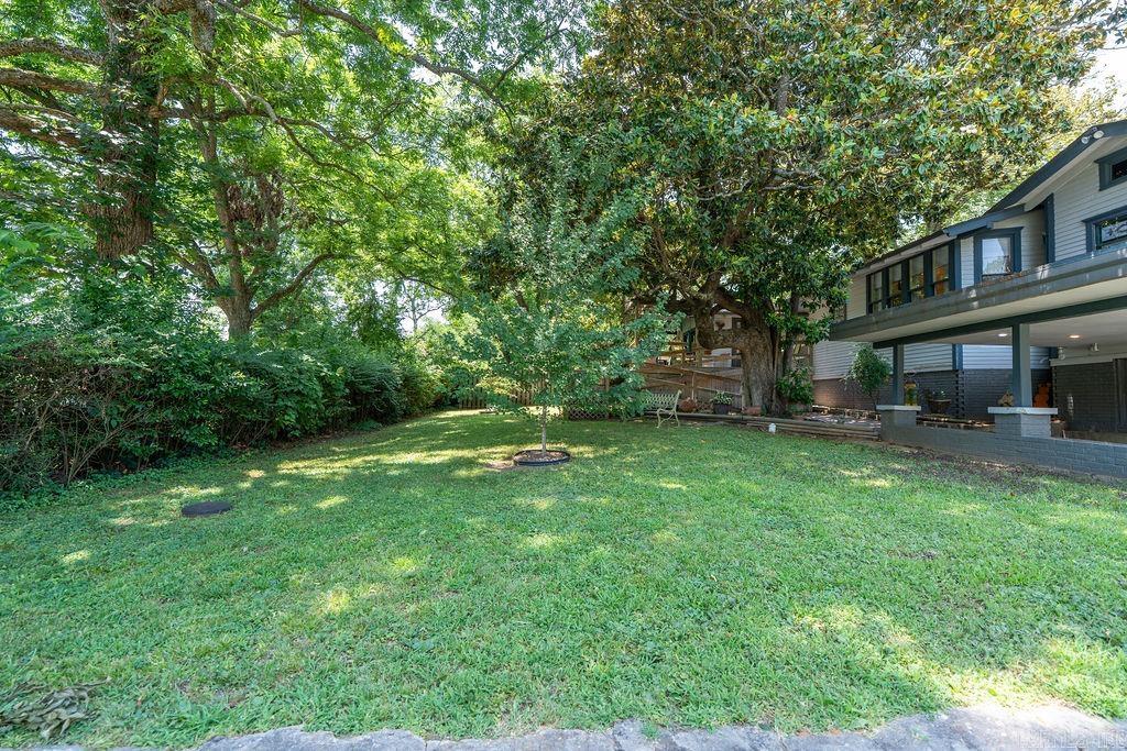 110 N Broadway Property Photo 11