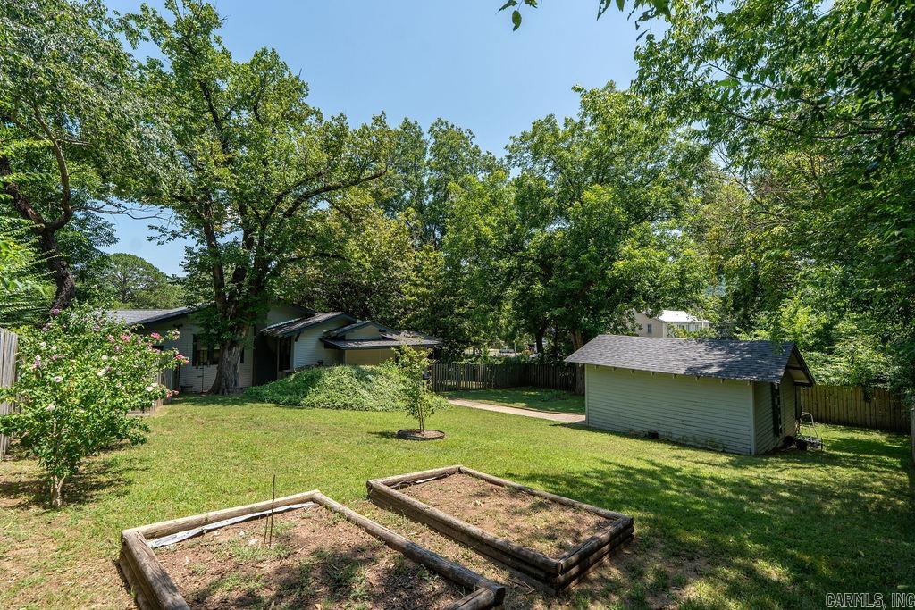 110 N Broadway Property Photo 16