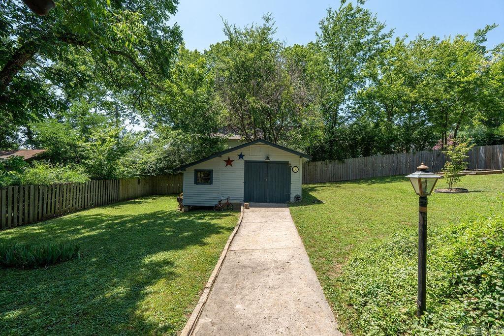 110 N Broadway Property Photo 19