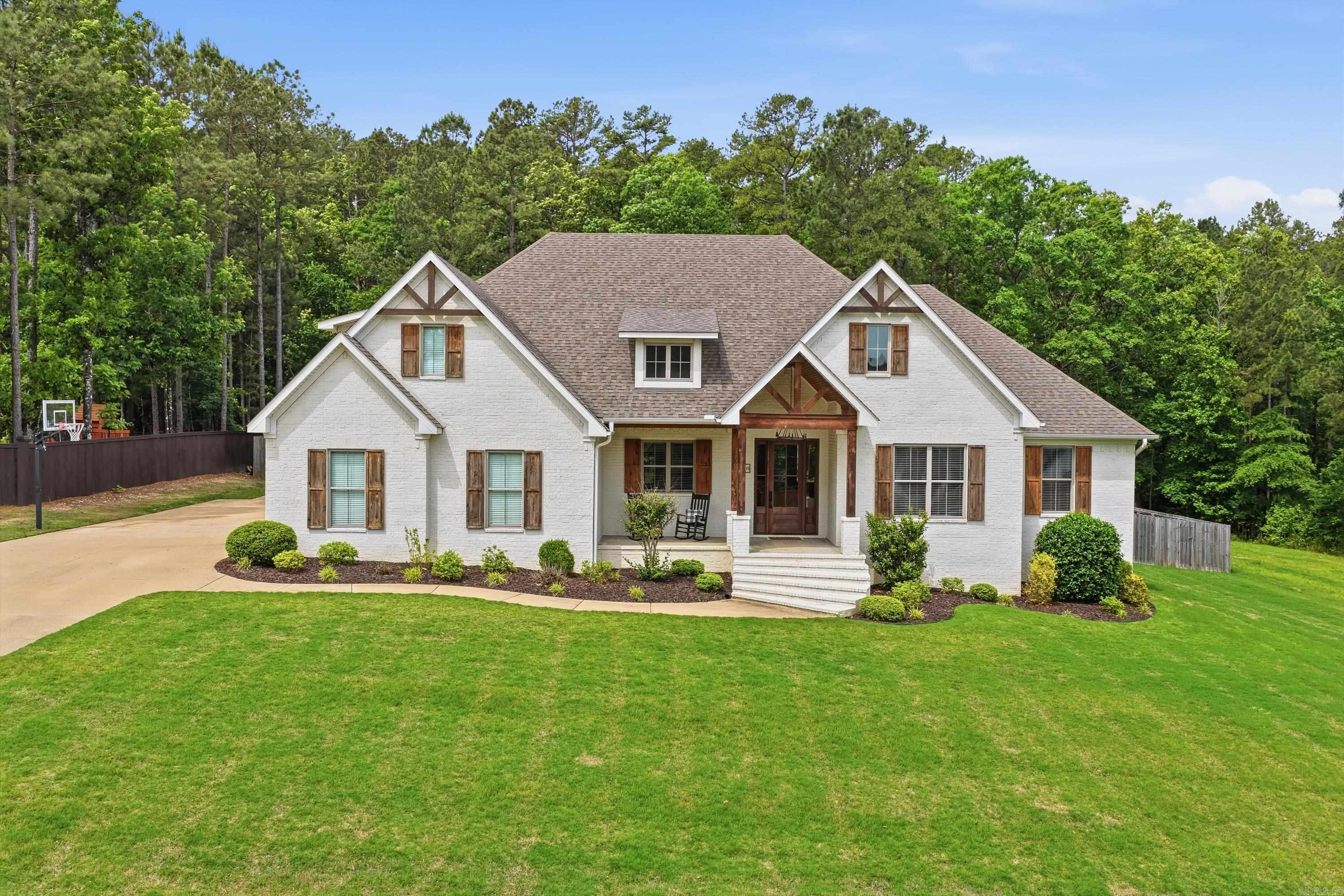 5048 Westridge Cir Property Photo 1