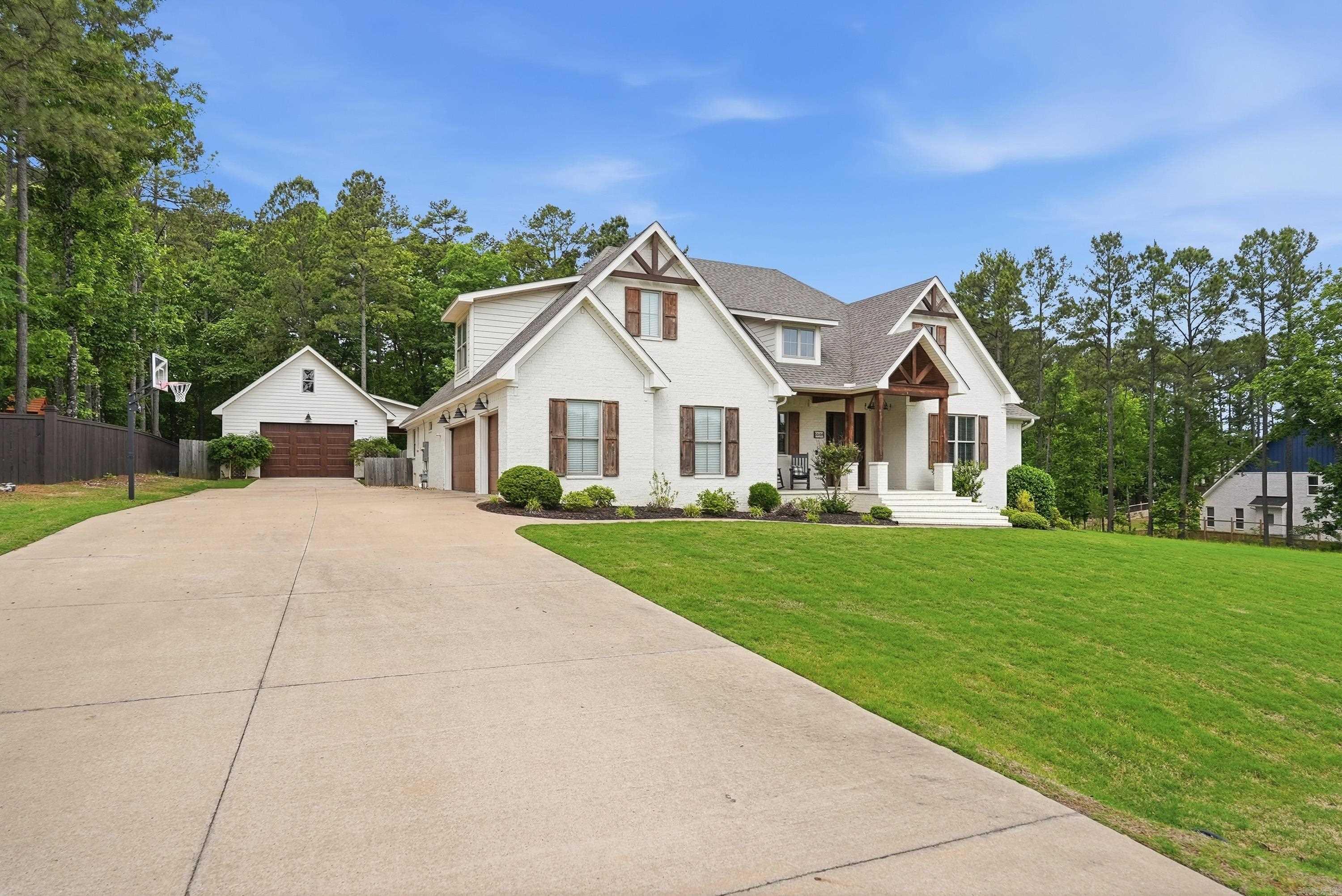 5048 Westridge Cir Property Photo 3
