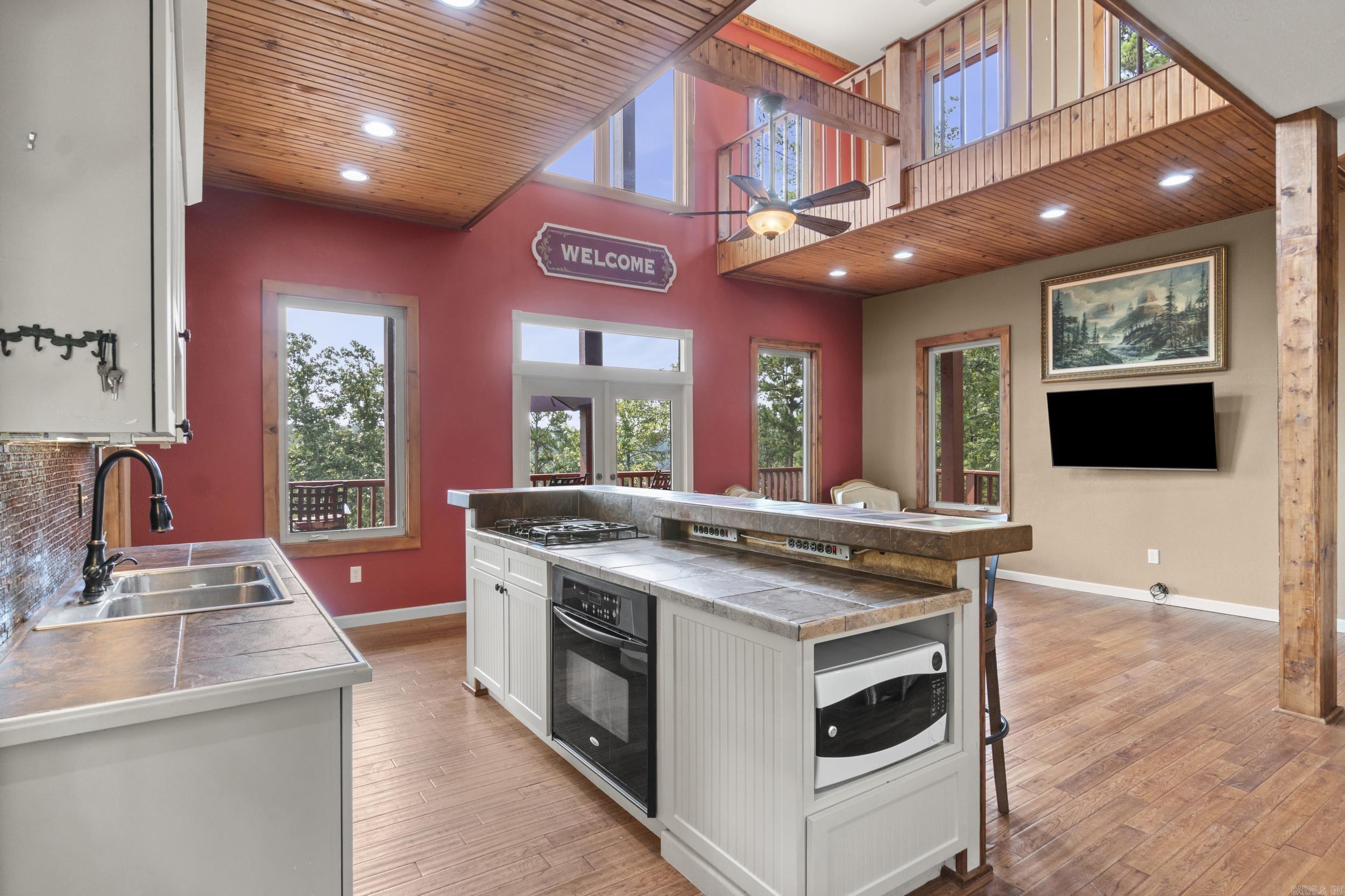 855 Diamond Head Rd Property Photo 11