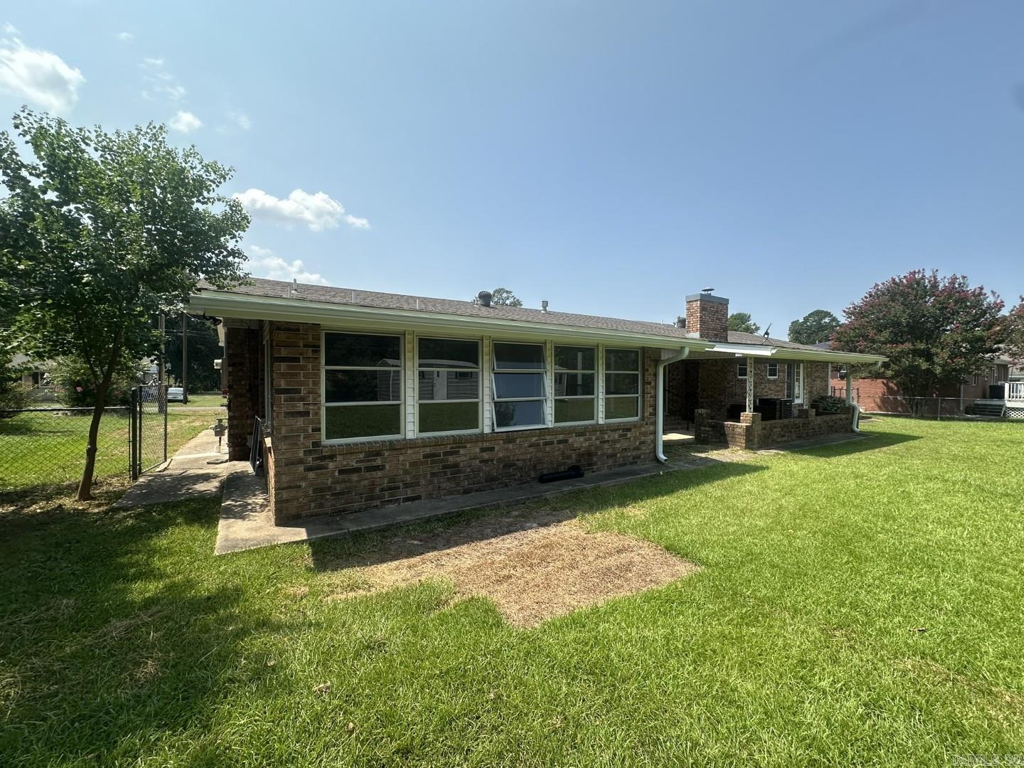 1512 Glover Street Property Photo 4