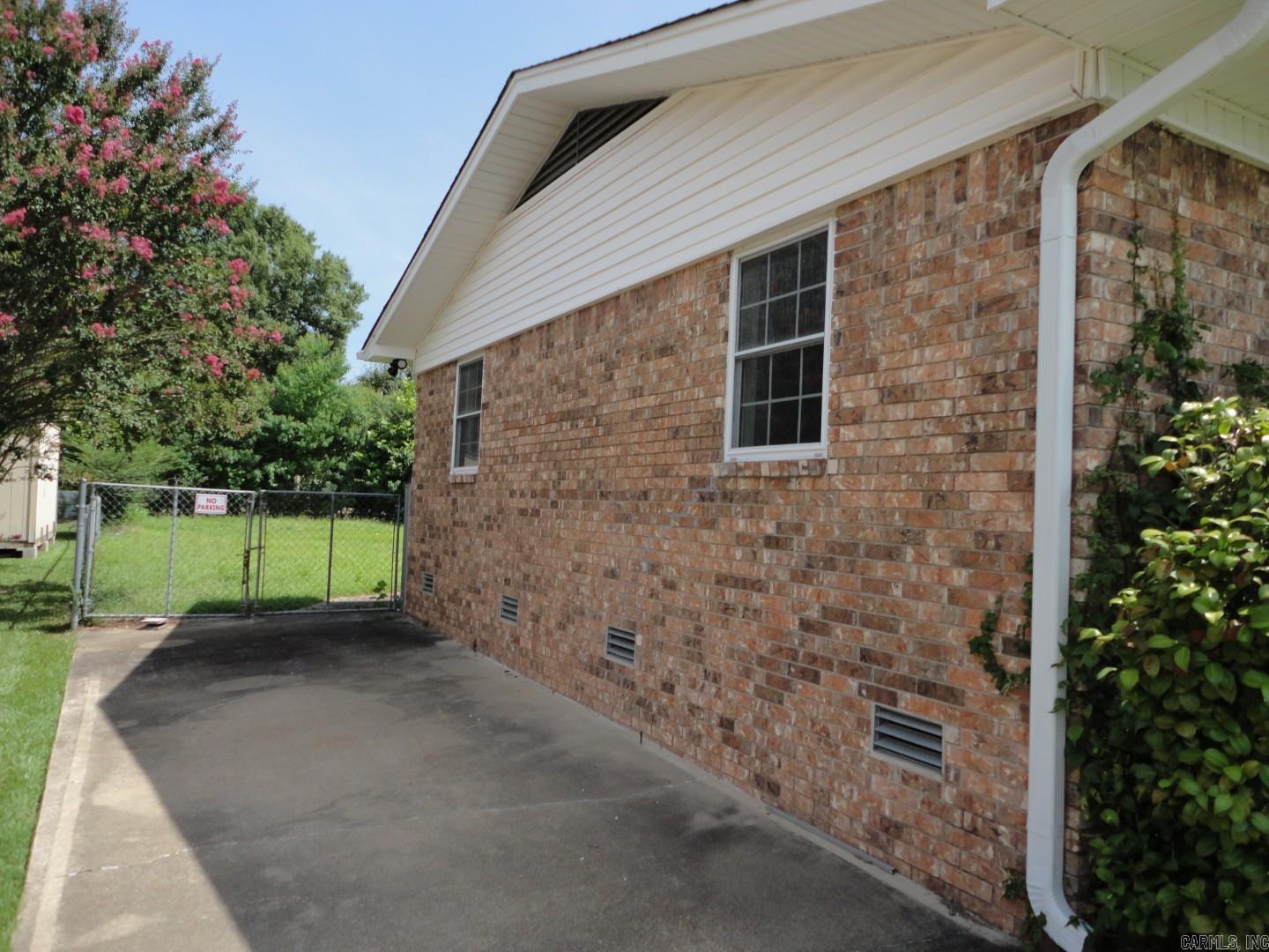 1512 Glover Street Property Photo 7