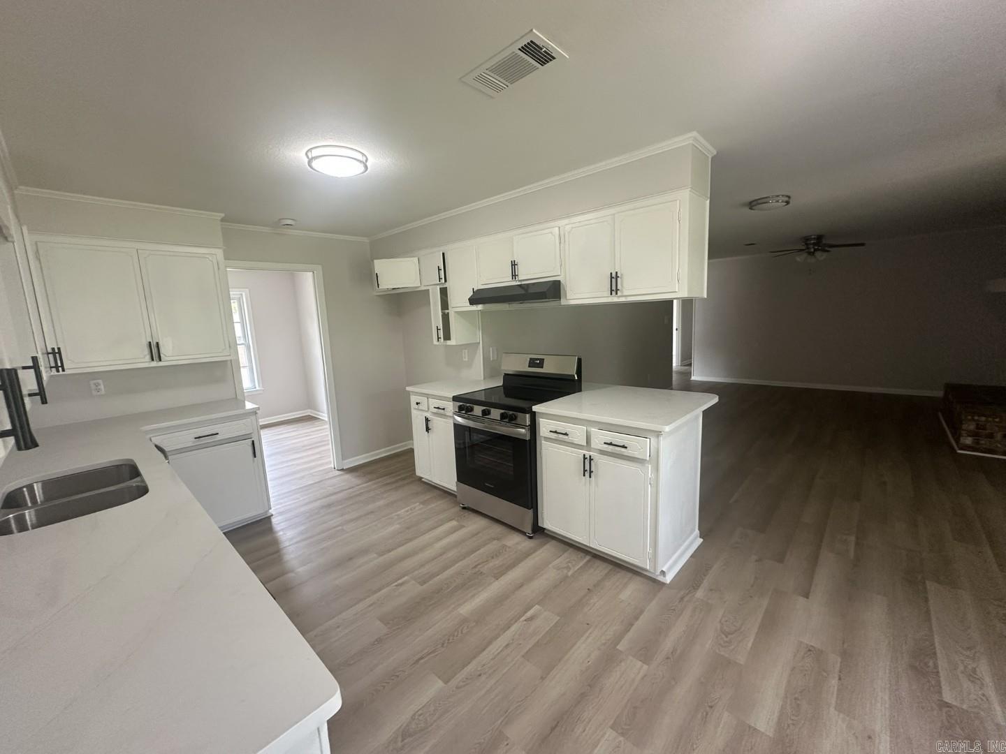 1512 Glover Street Property Photo 9