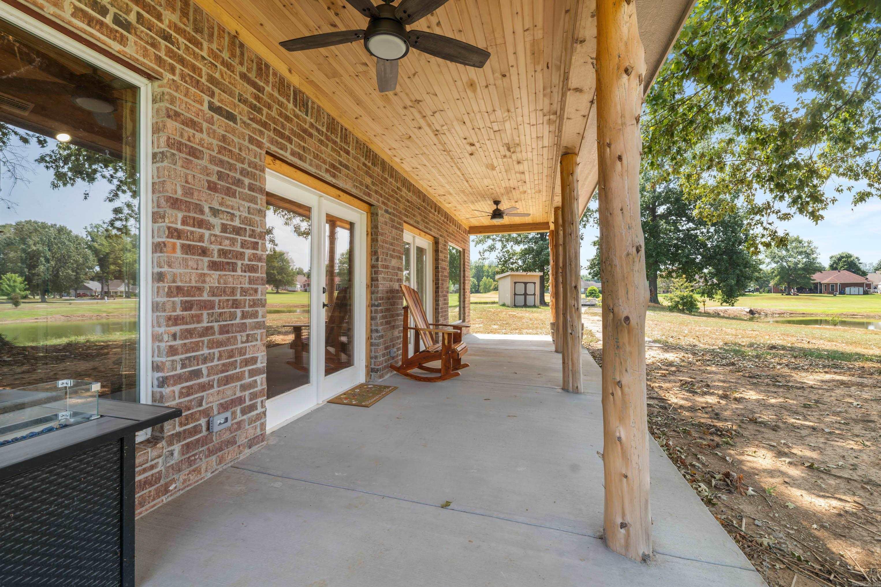 155 Woodard Ln Property Photo 3