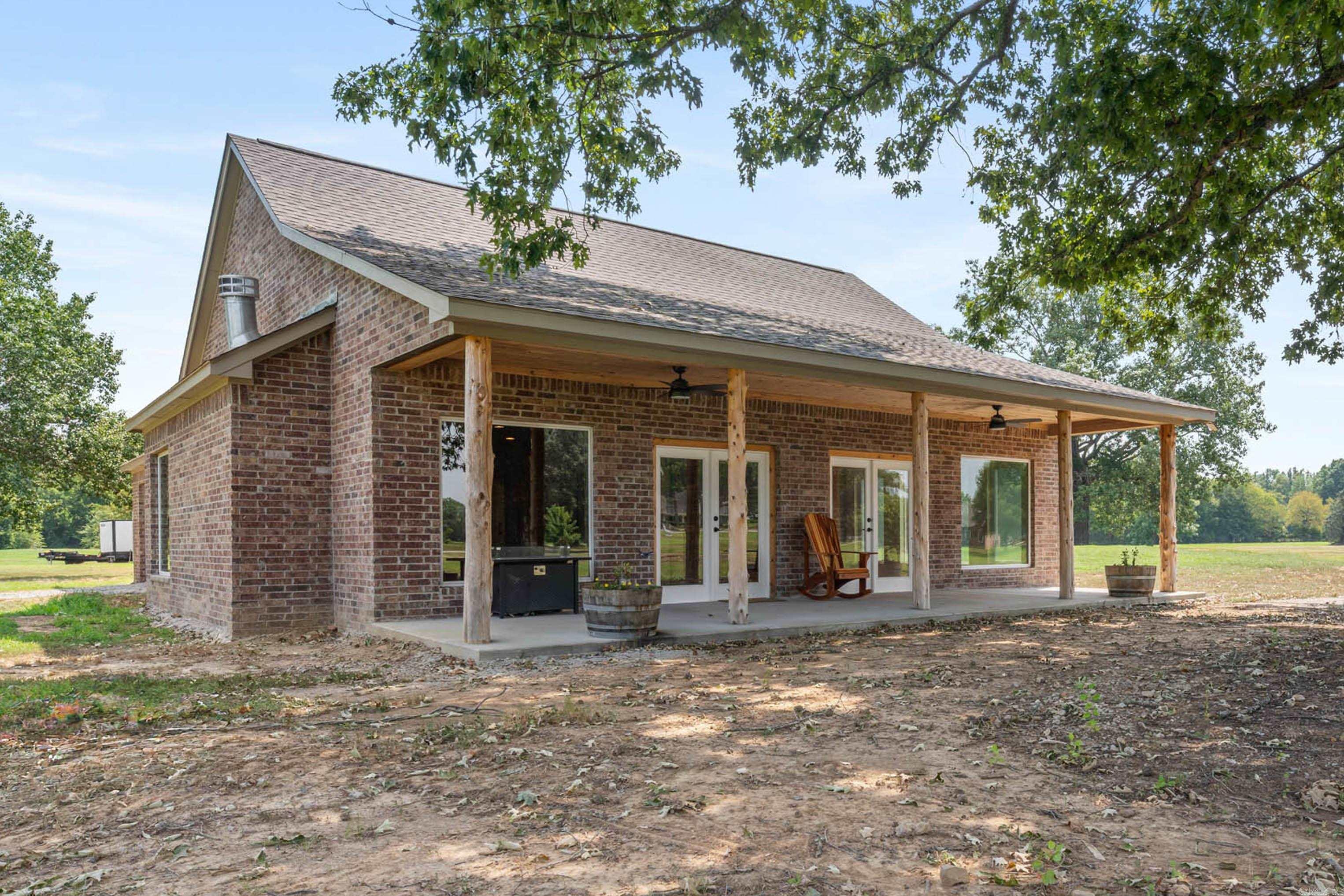 155 Woodard Ln Property Photo 4
