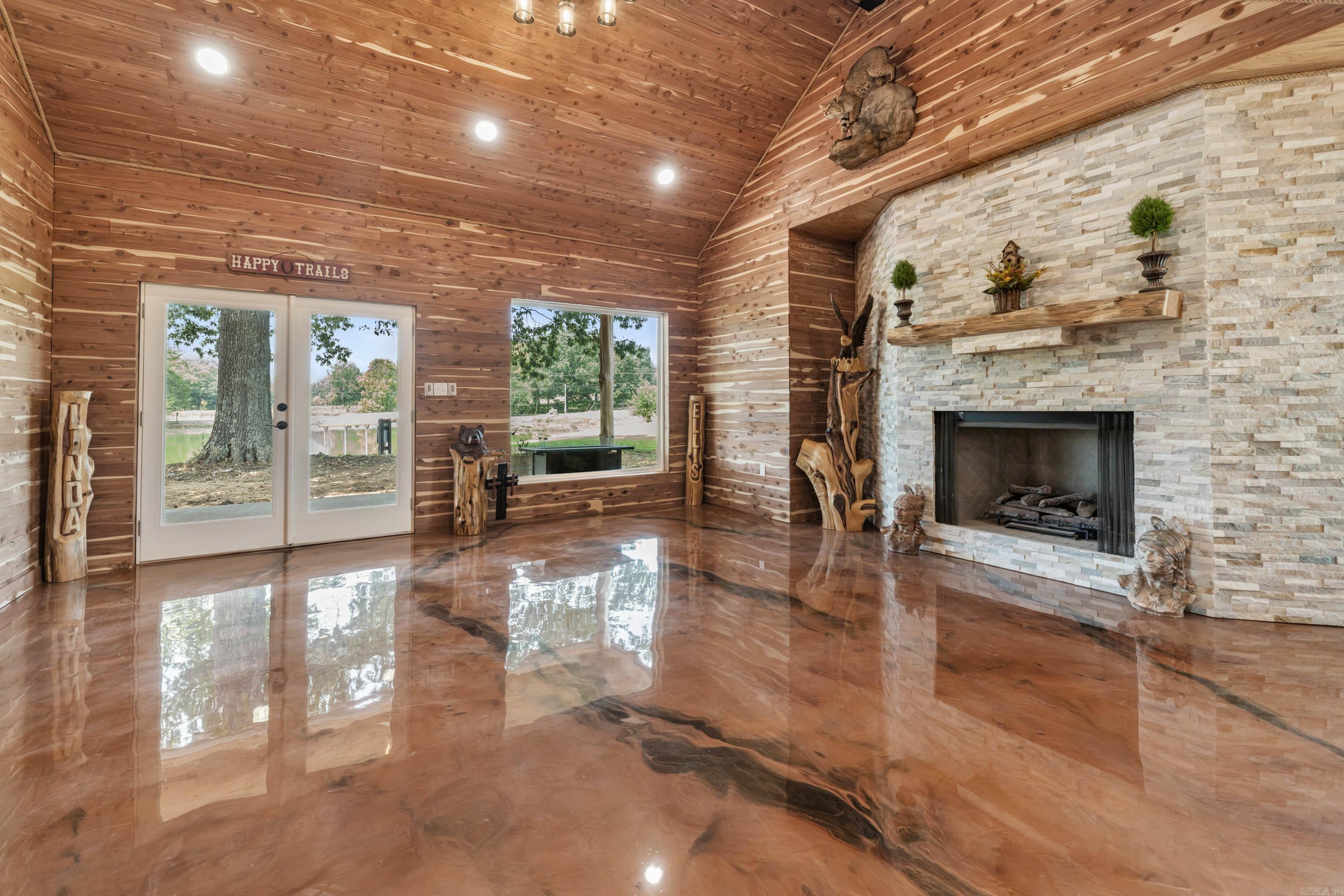 155 Woodard Ln Property Photo 8
