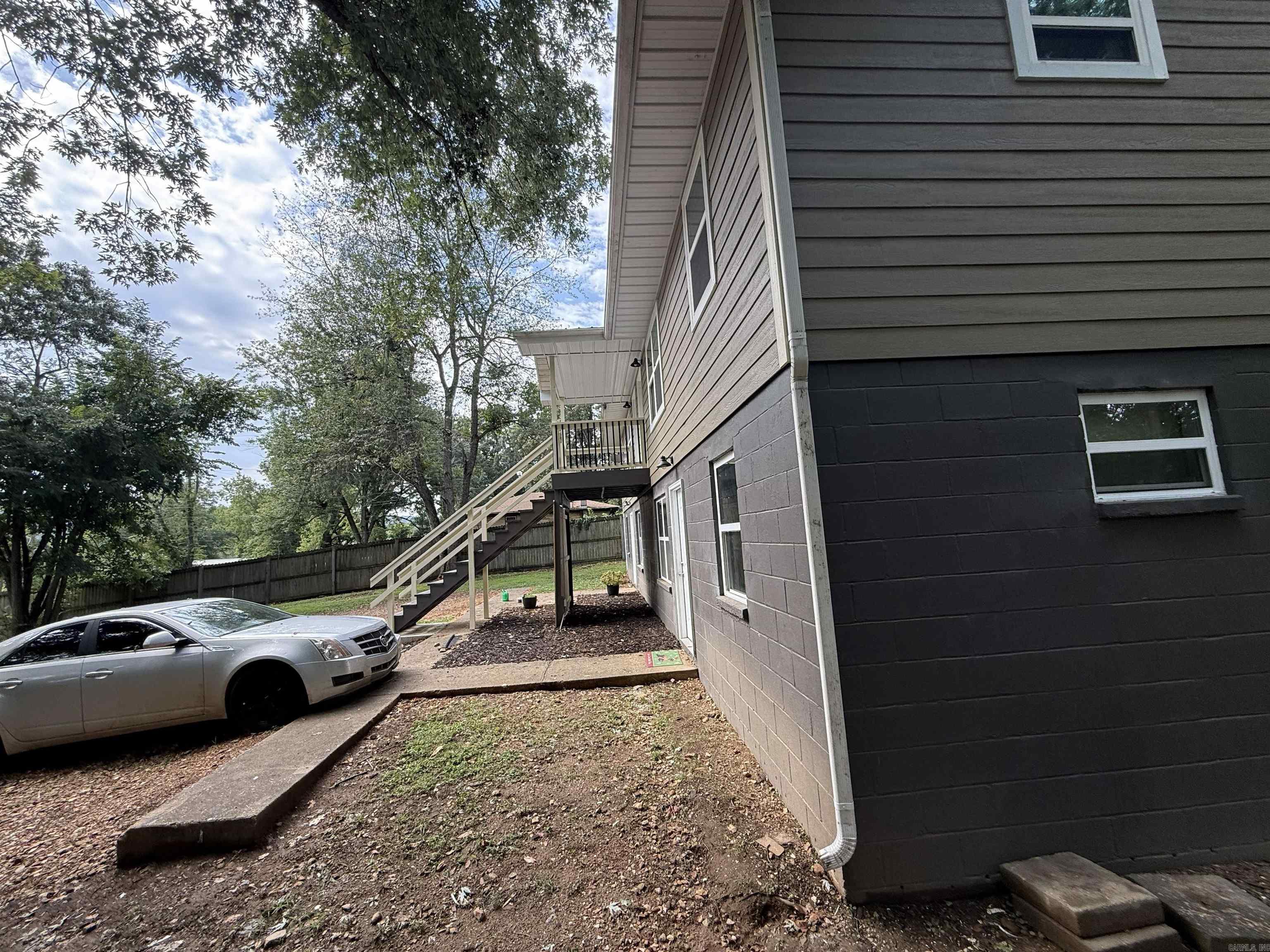 411 N Center Street Property Photo 5