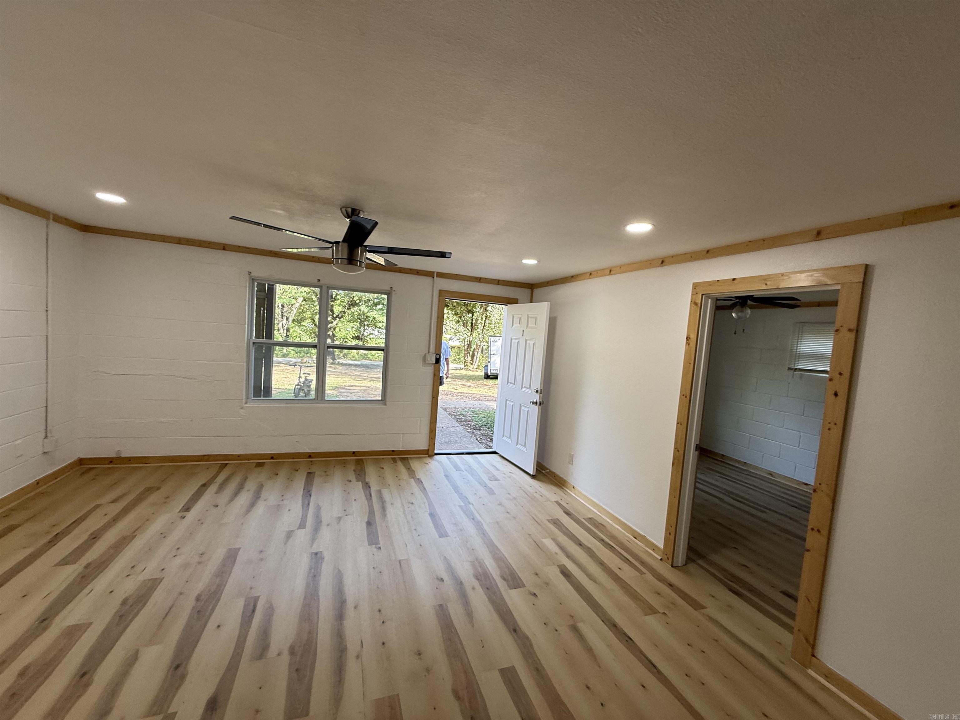 411 N Center Street Property Photo 7