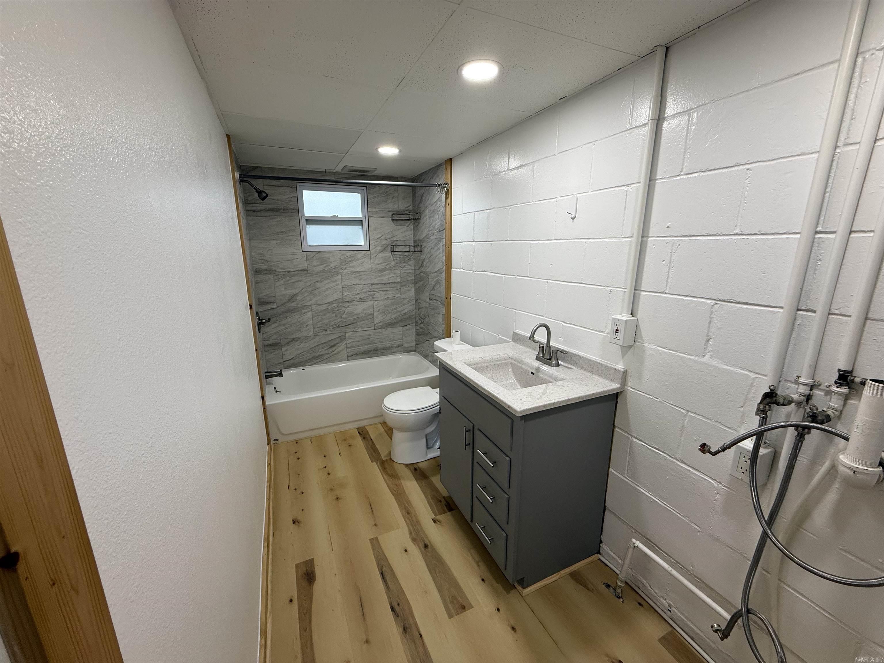 411 N Center Street Property Photo 12