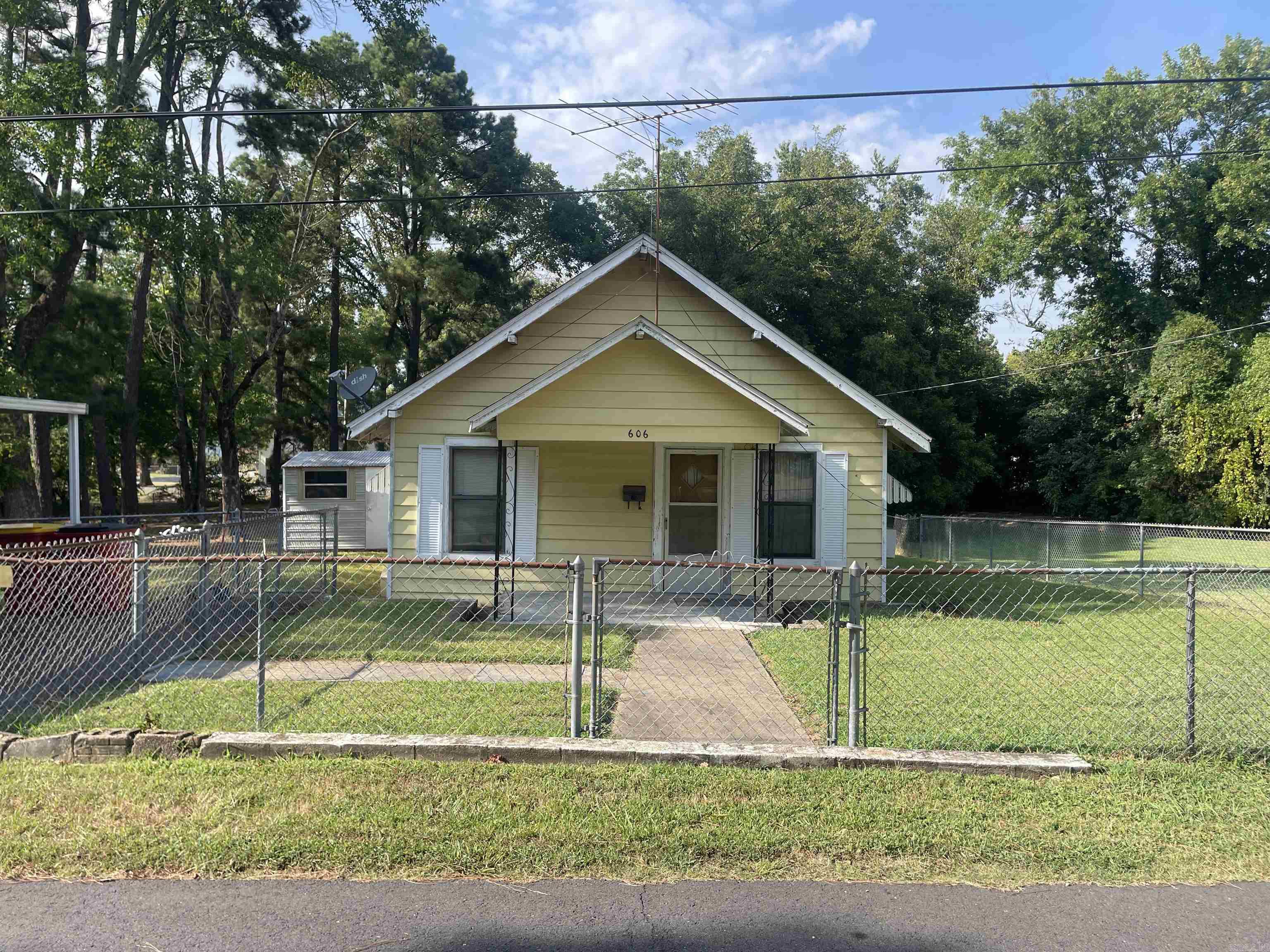 606 W Bennett Street Property Photo 1