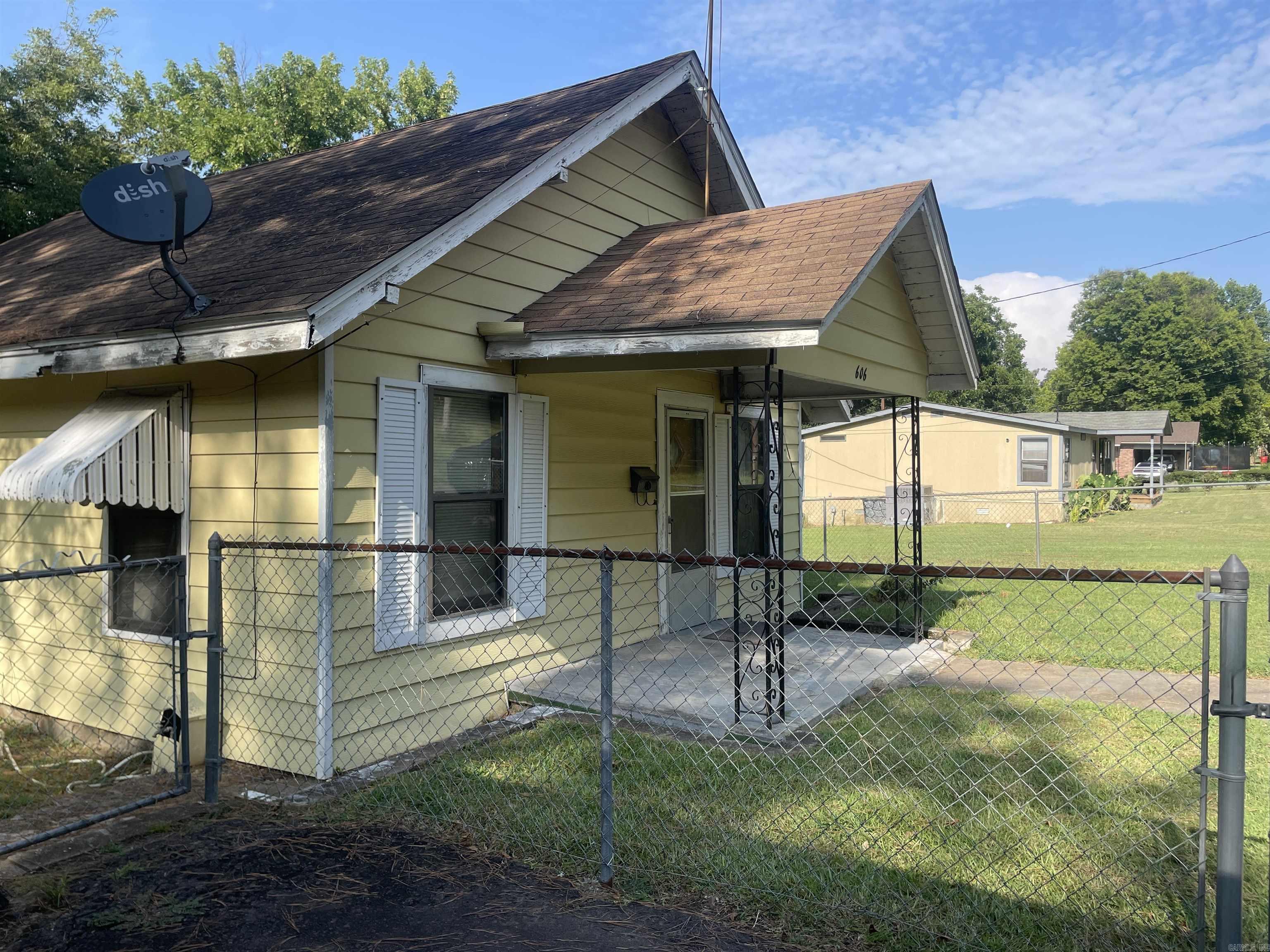 606 W Bennett Street Property Photo 4