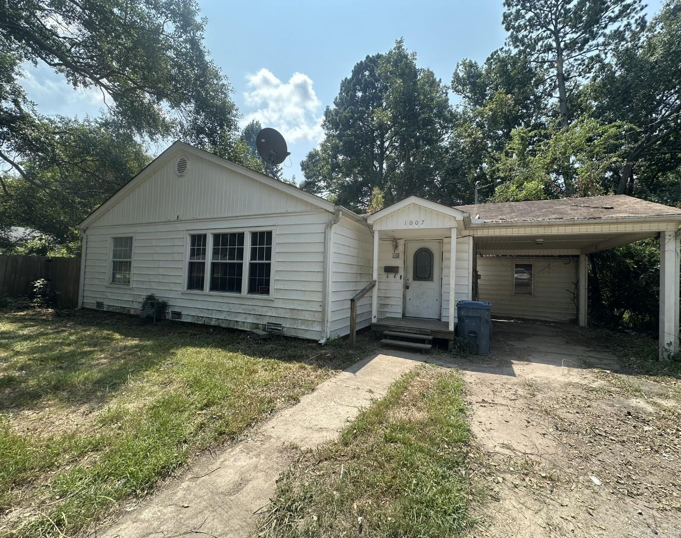 1007 E Sullenberger Avenue