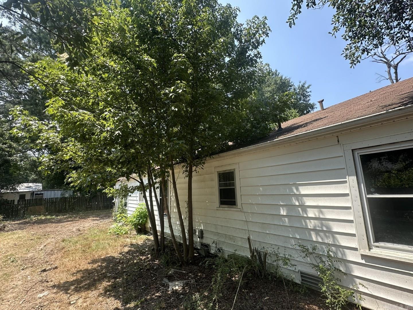 1007 E Sullenberger Avenue Property Photo 3