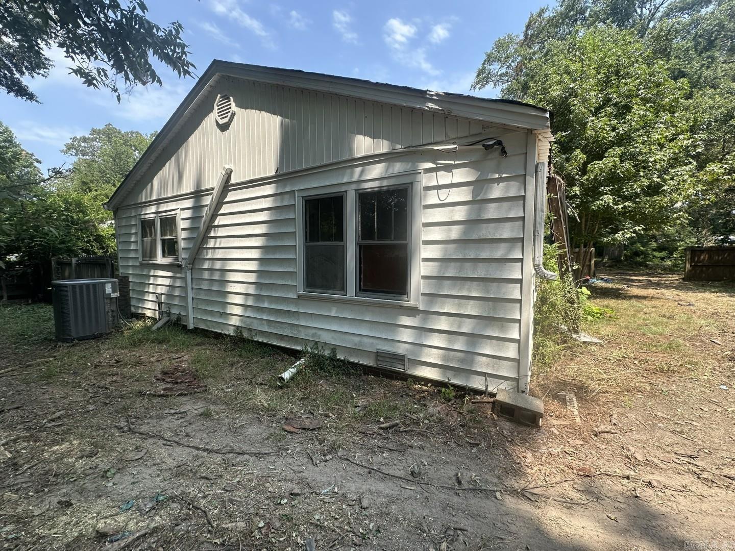 1007 E Sullenberger Avenue Property Photo 4