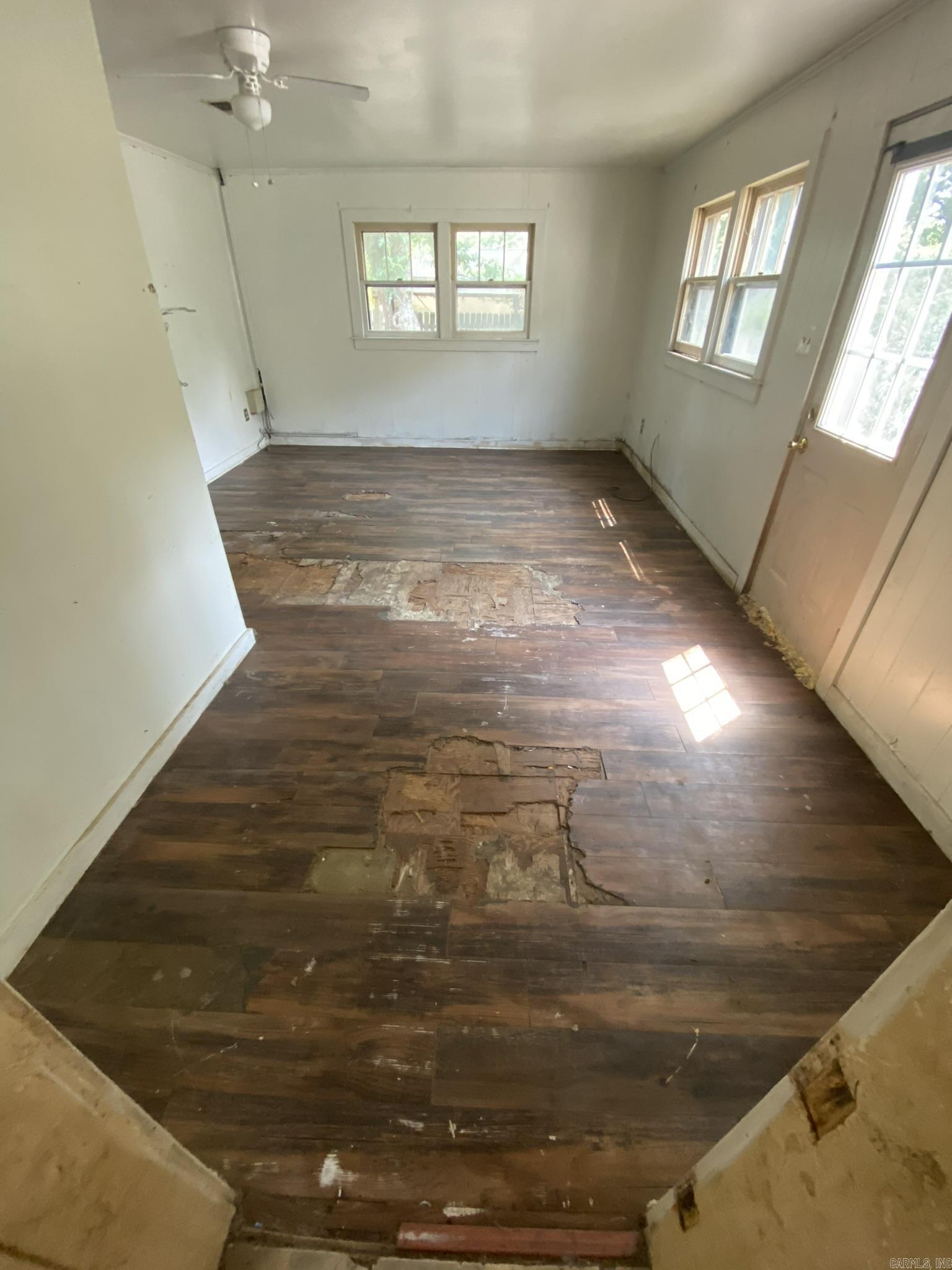 1007 E Sullenberger Avenue Property Photo 8