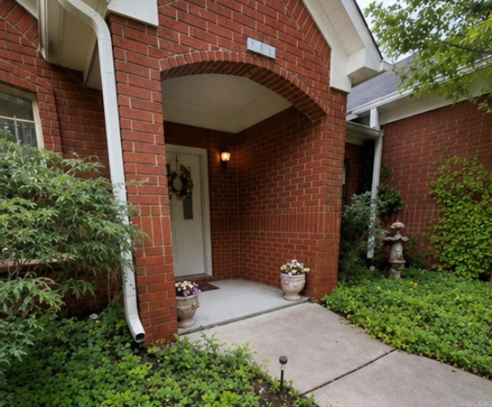 406 North Park Drive Property Photo 2
