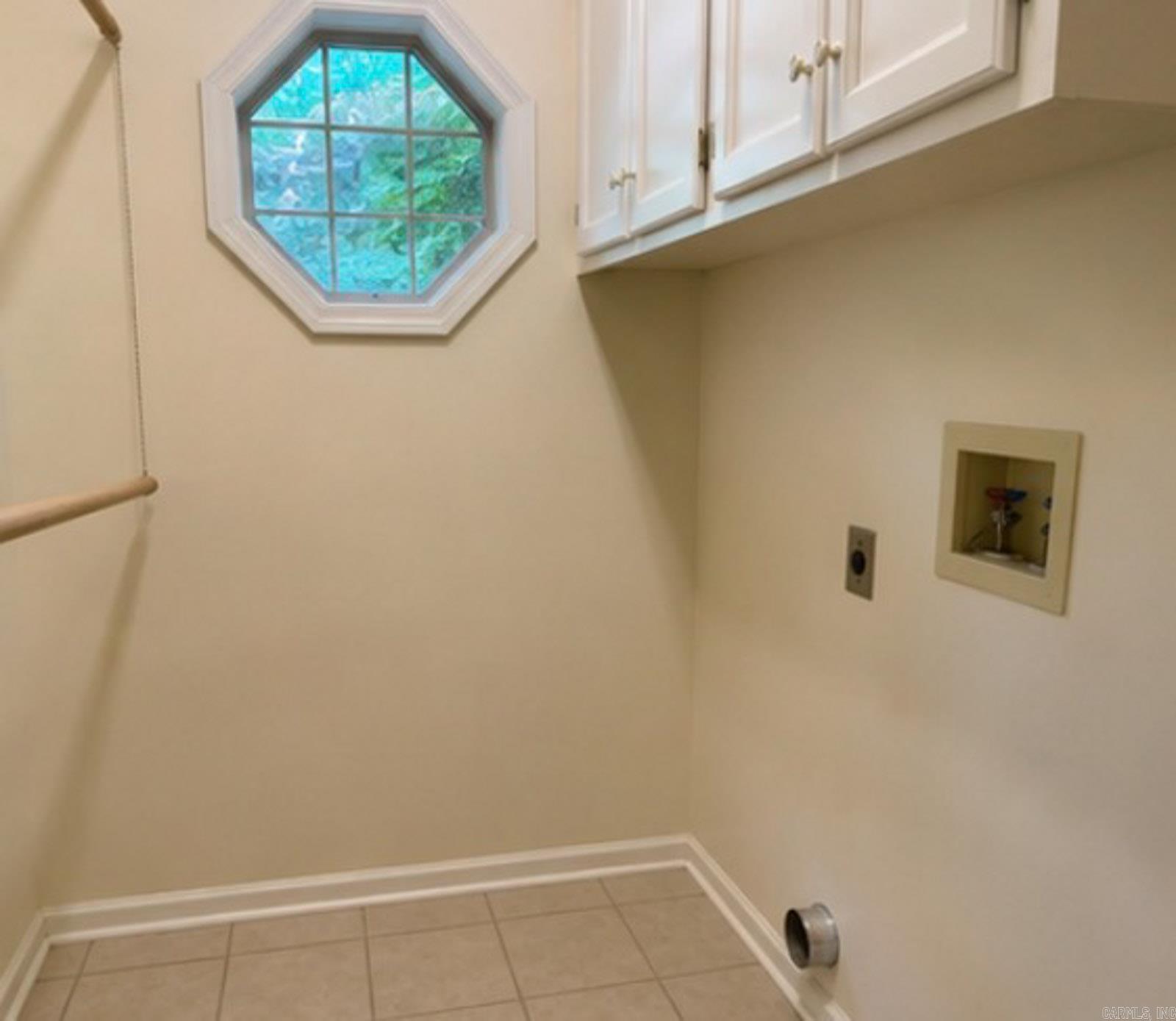406 North Park Drive Property Photo 7