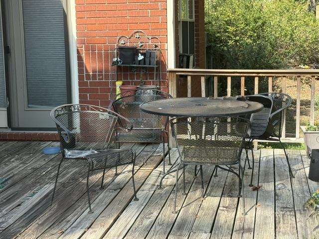 406 North Park Drive Property Photo 14