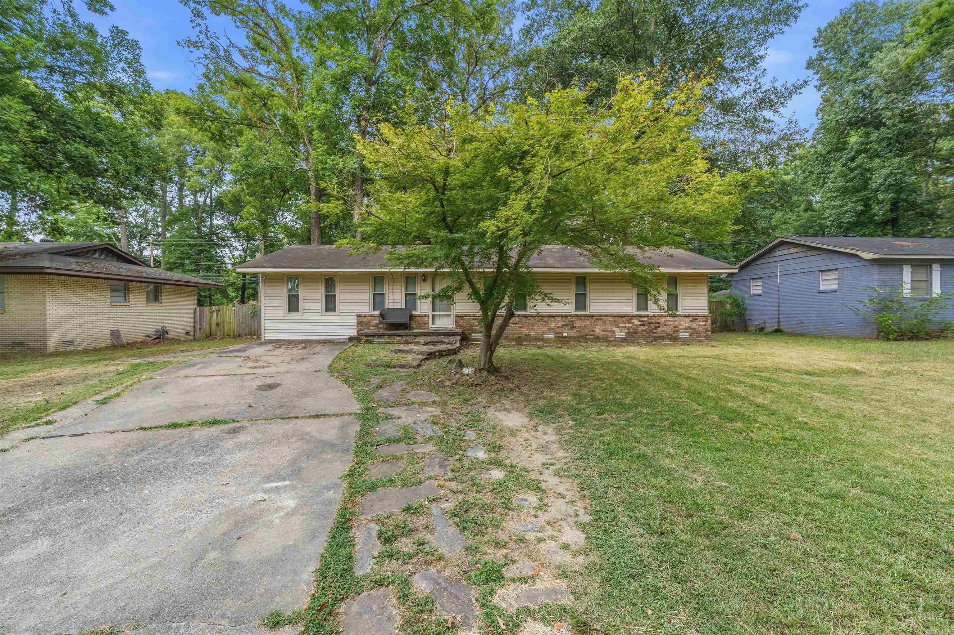 909 Stirrup Place Property Photo 1