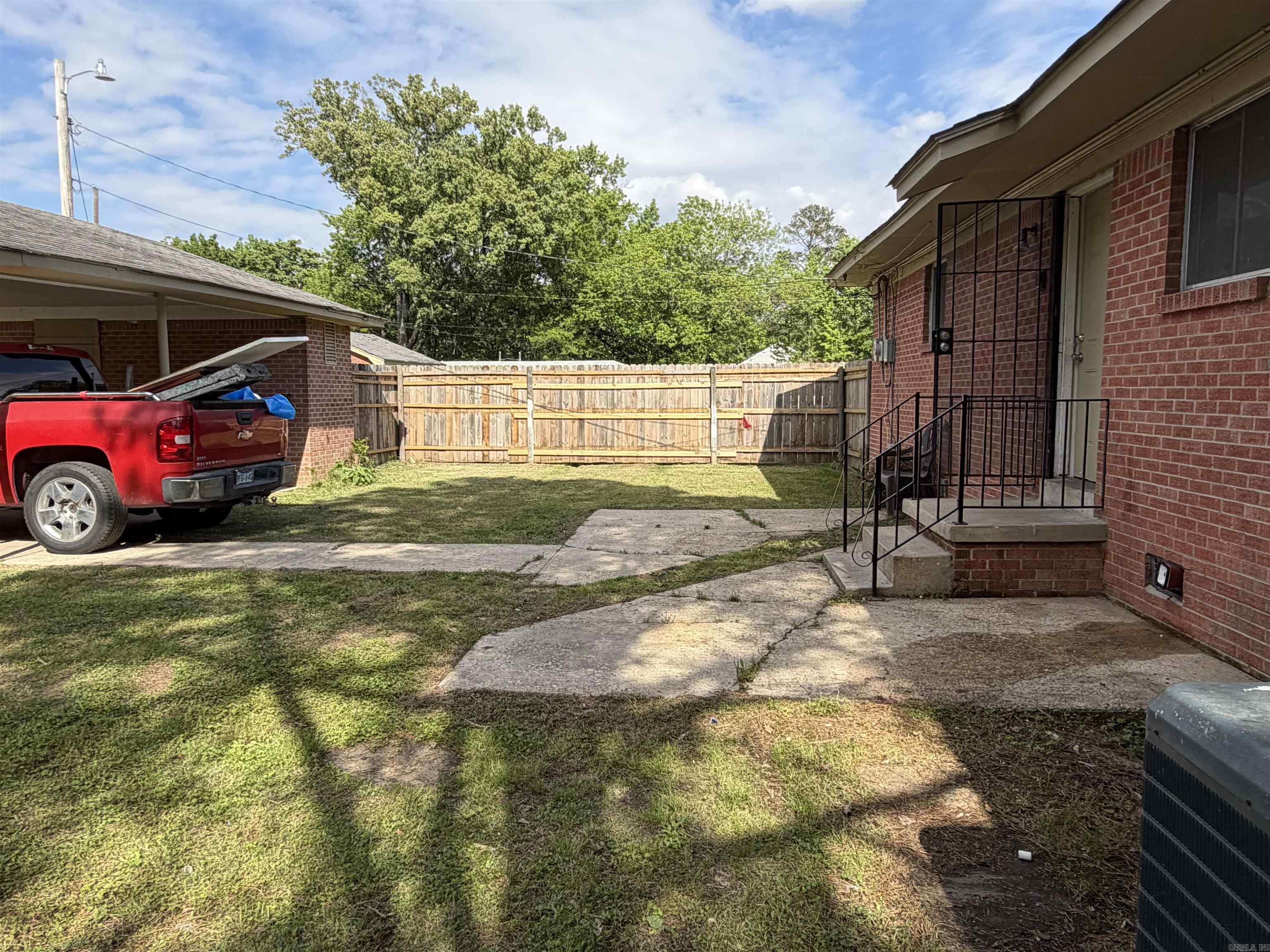 1903 W 25th Property Photo 3