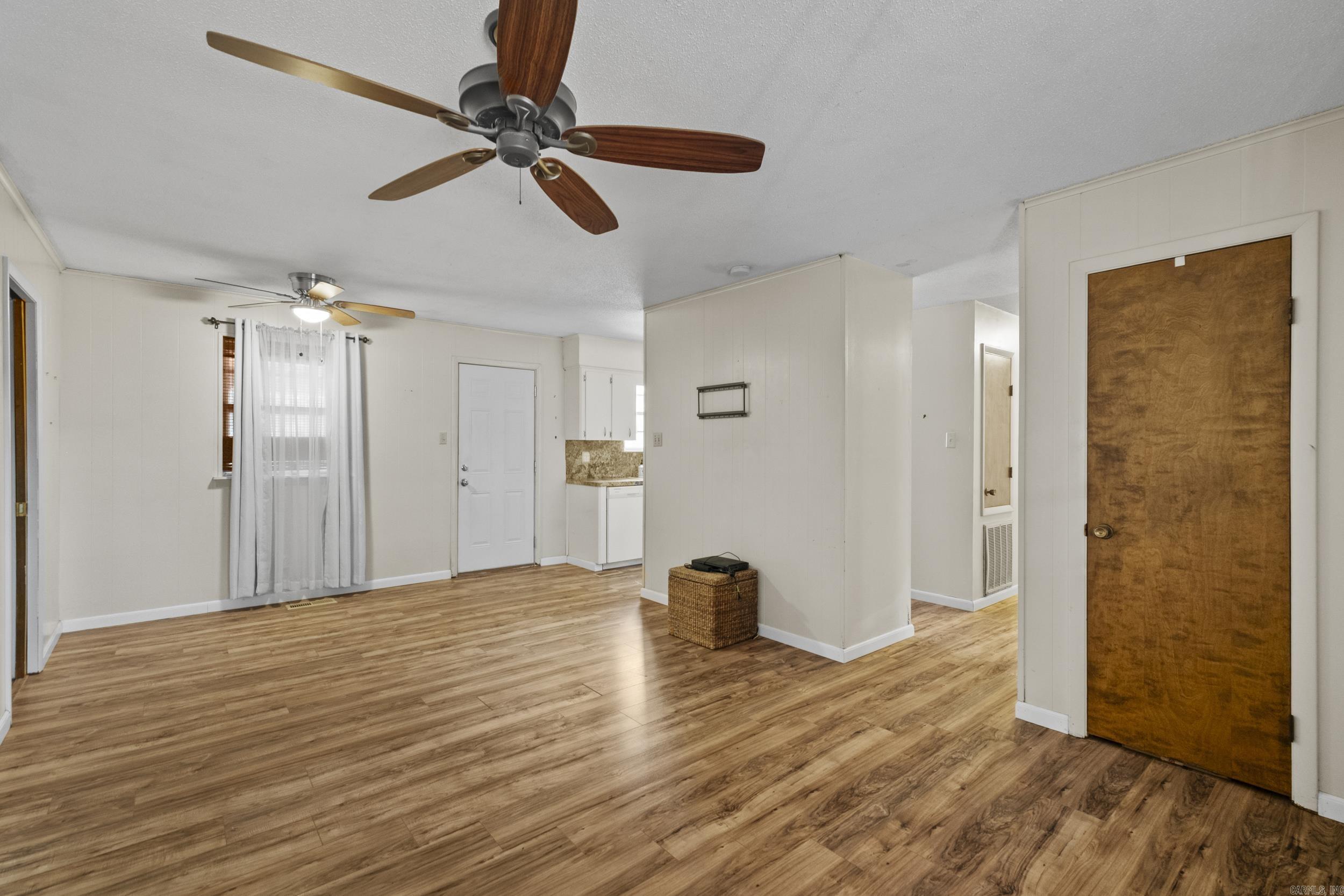 28 Greycourt Circle Property Photo 4
