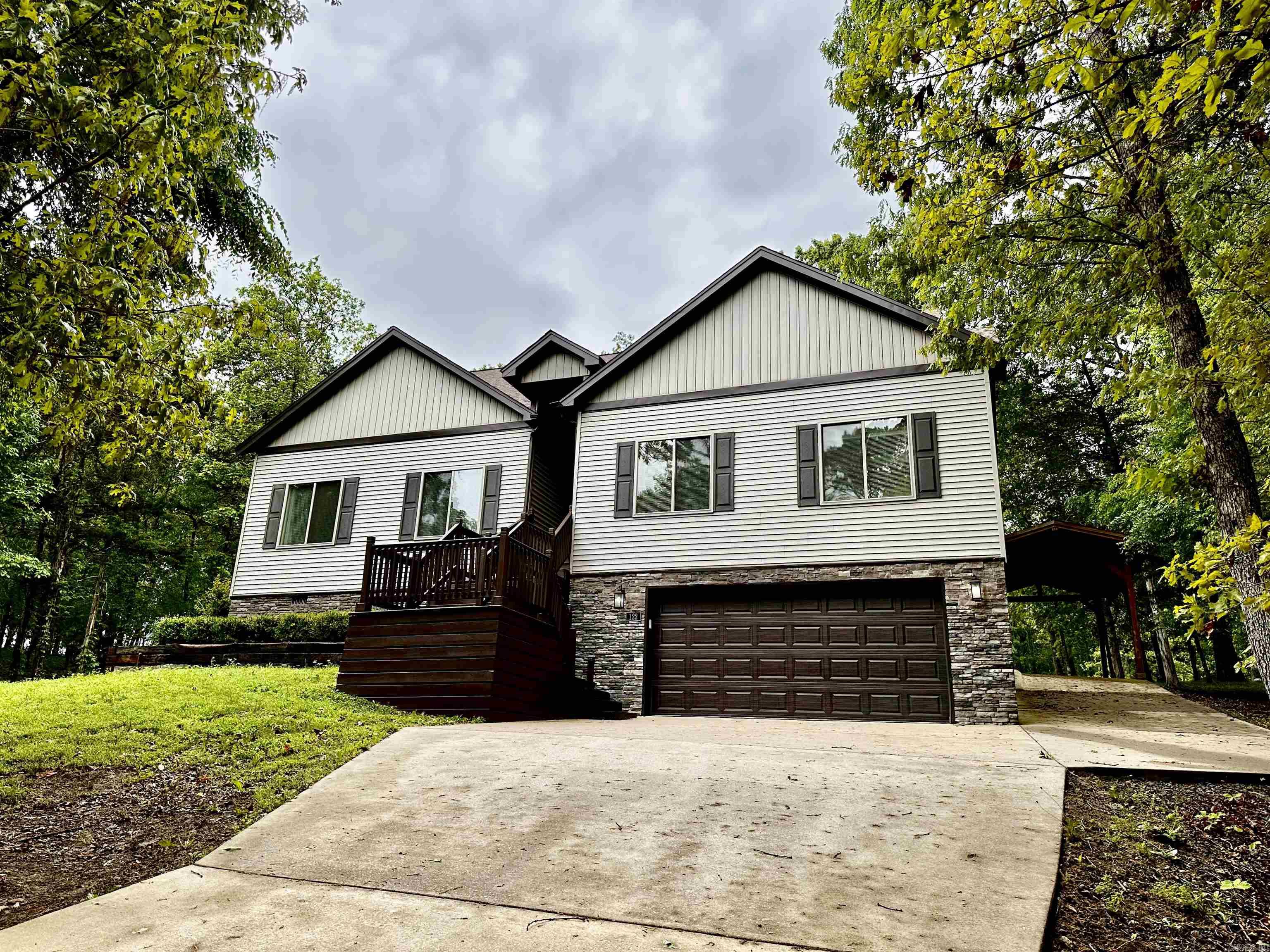 122 Crest Drive