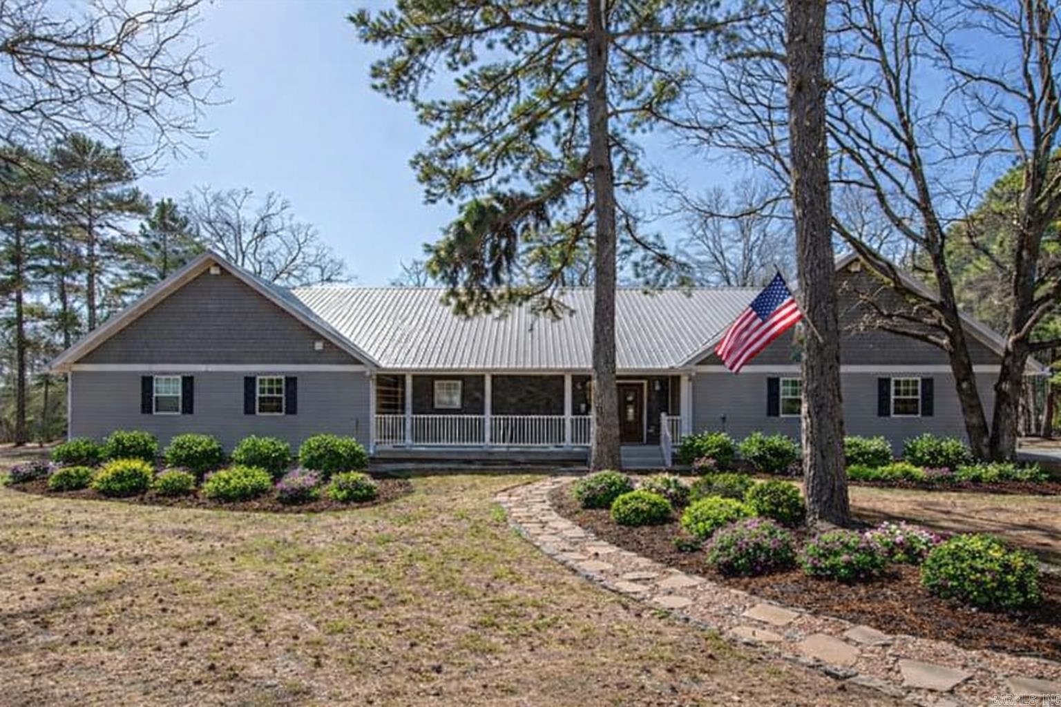 70 Quail Hollow Cove Property Photo 1