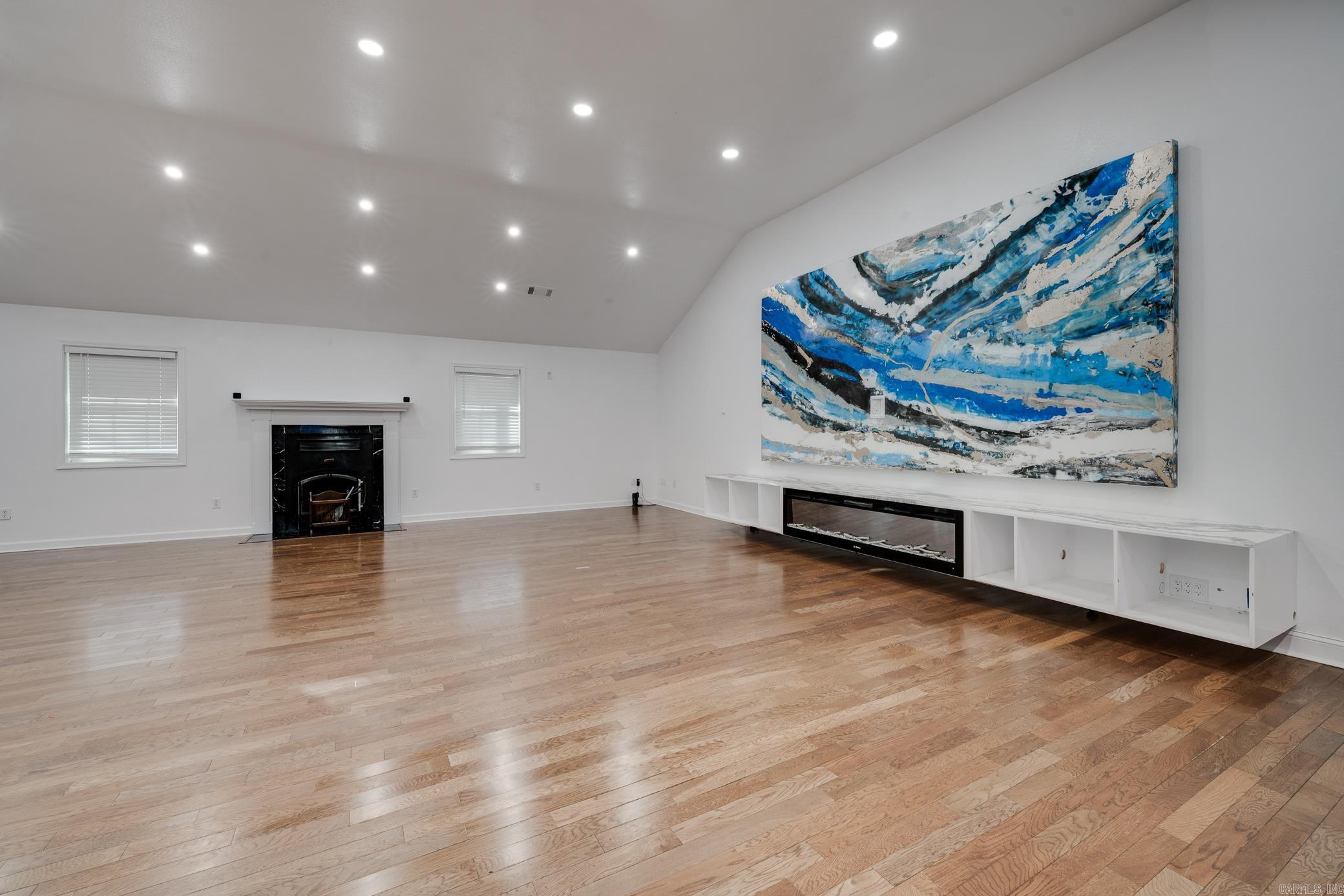 70 Quail Hollow Cove Property Photo 5