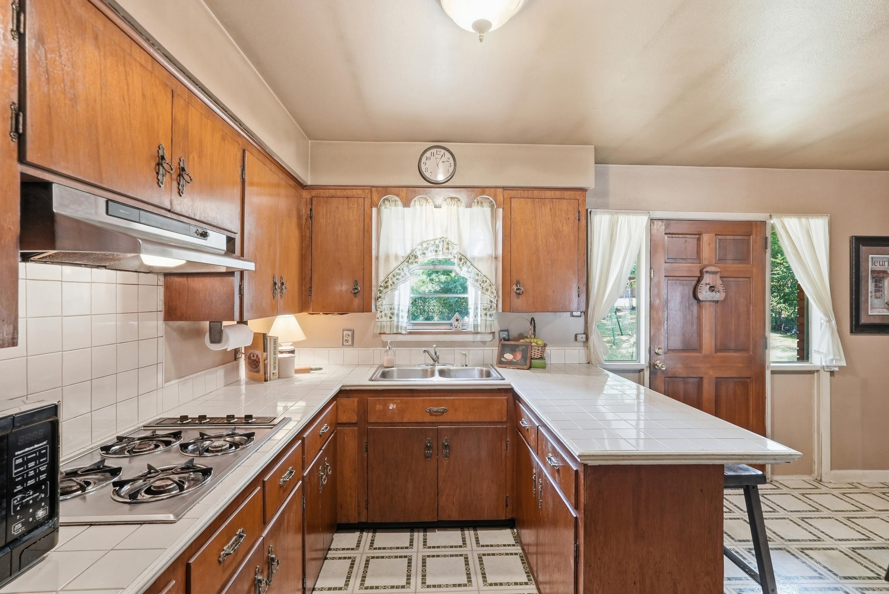 1932 Lenel Property Photo 8