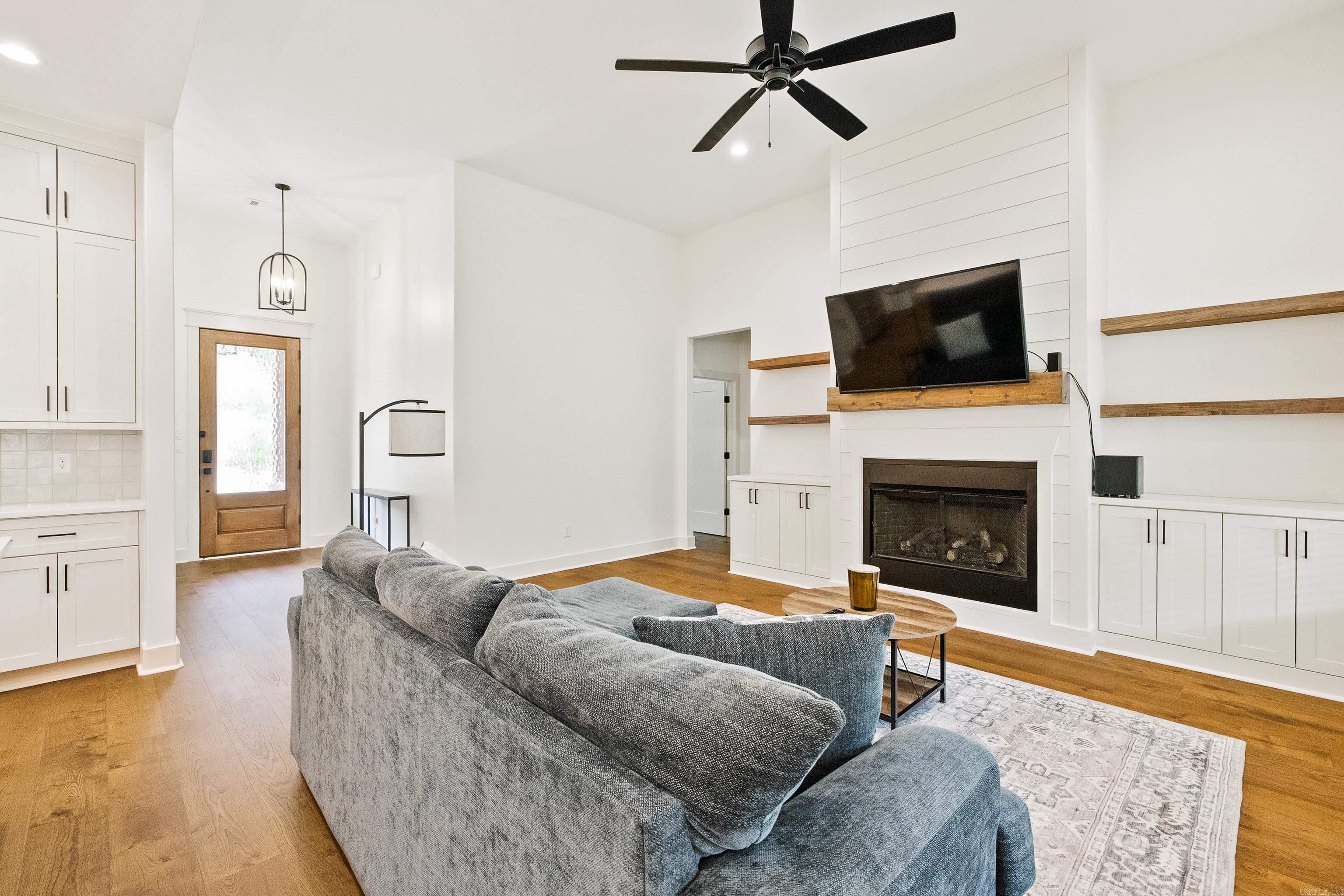 8008 N Shoreline Property Photo 6