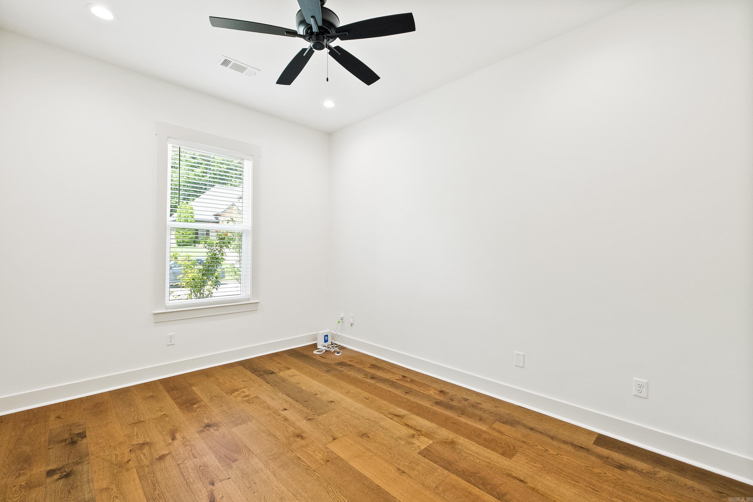 8008 N Shoreline Property Photo 32