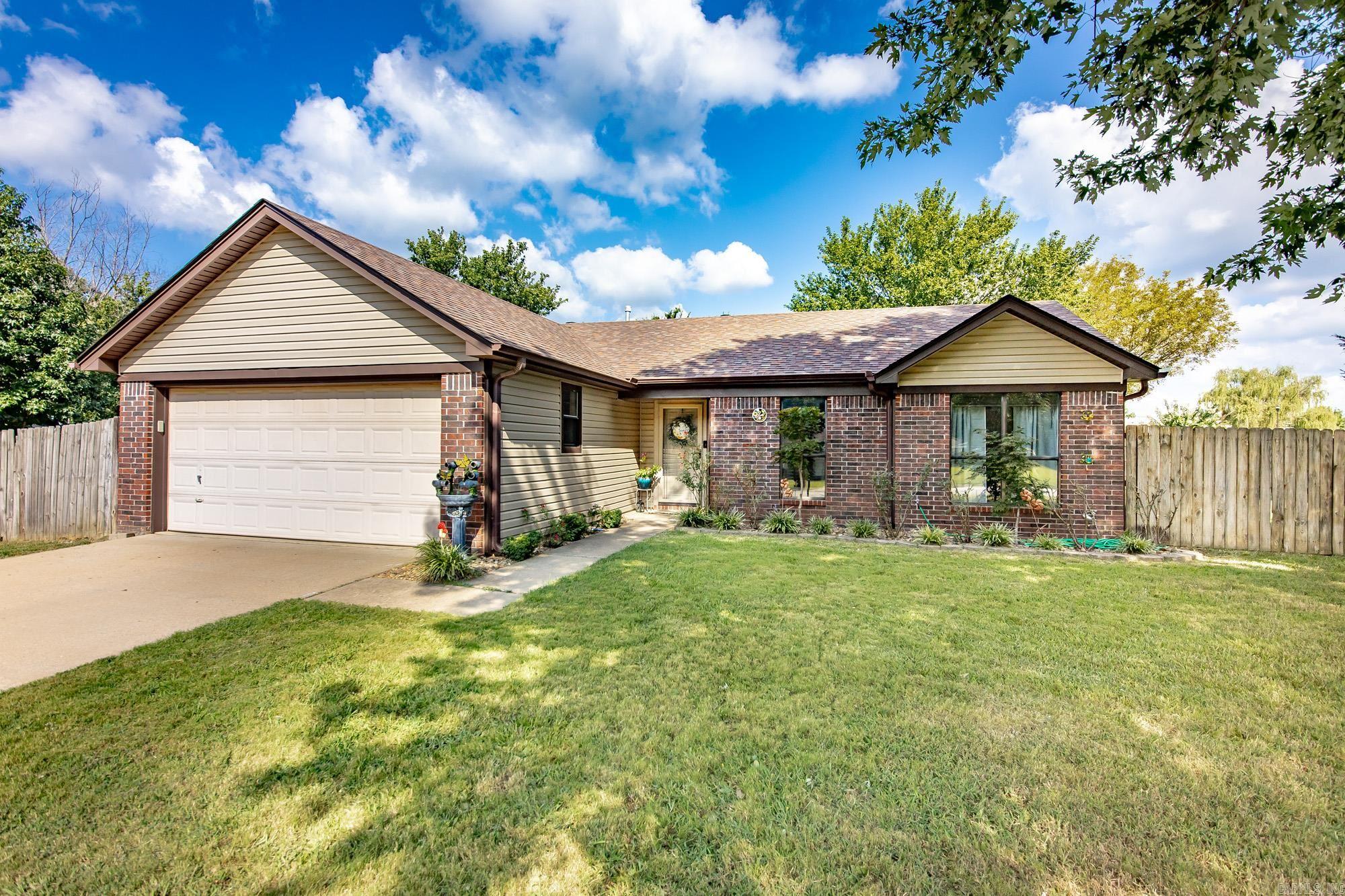 10 Fieldcrest Cv
