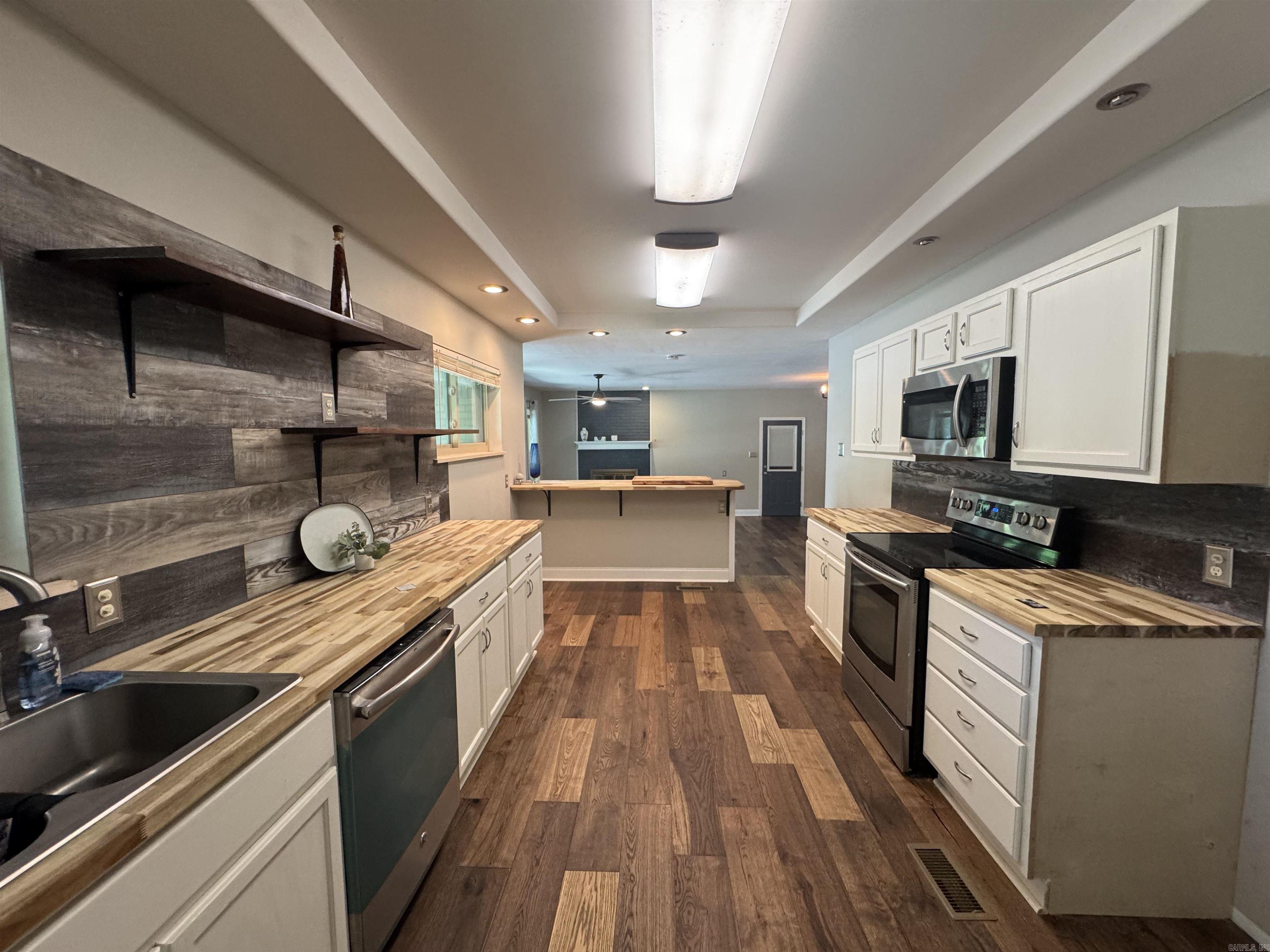 4410 Ridge Road Property Photo 8