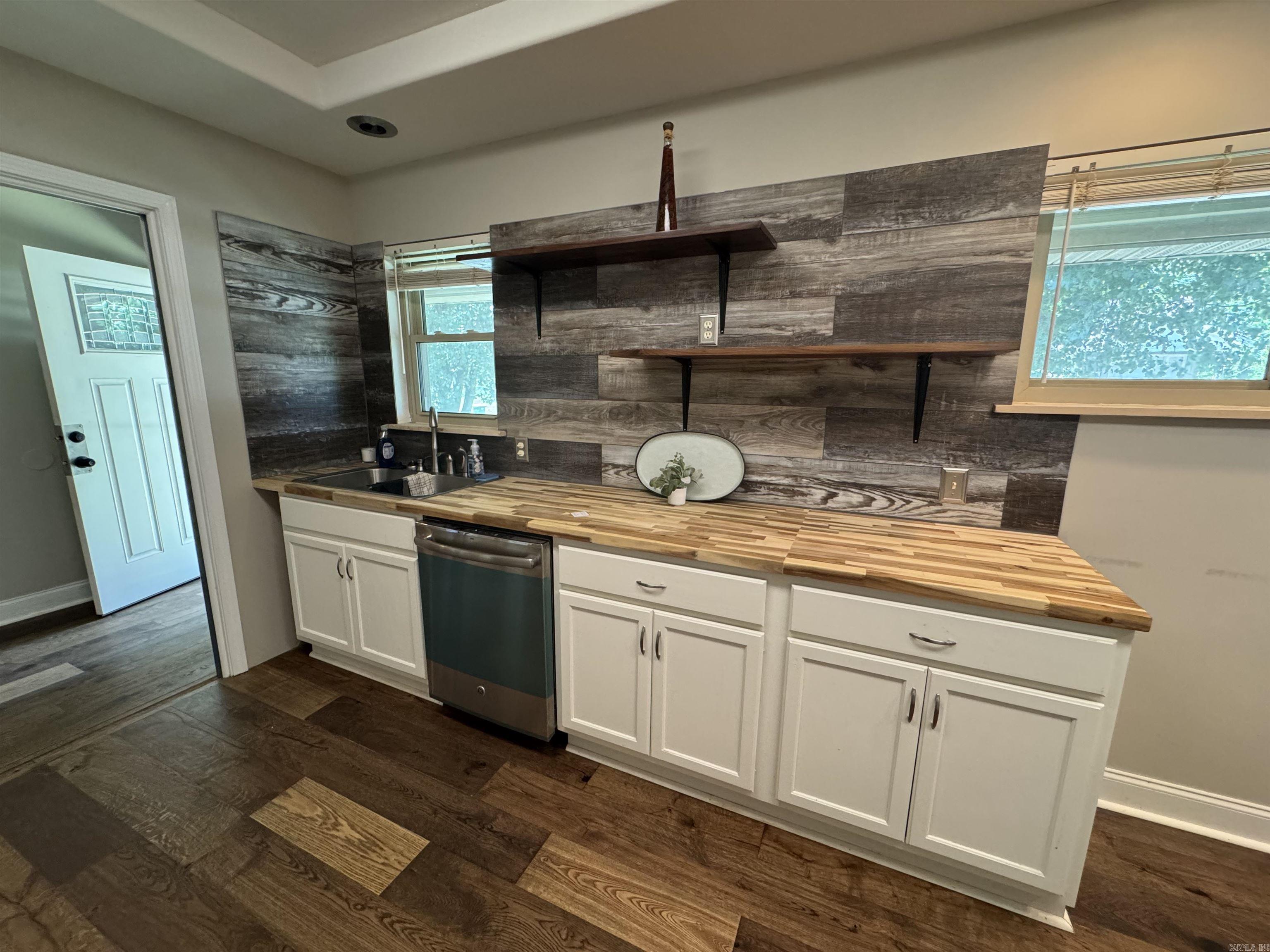 4410 Ridge Road Property Photo 10