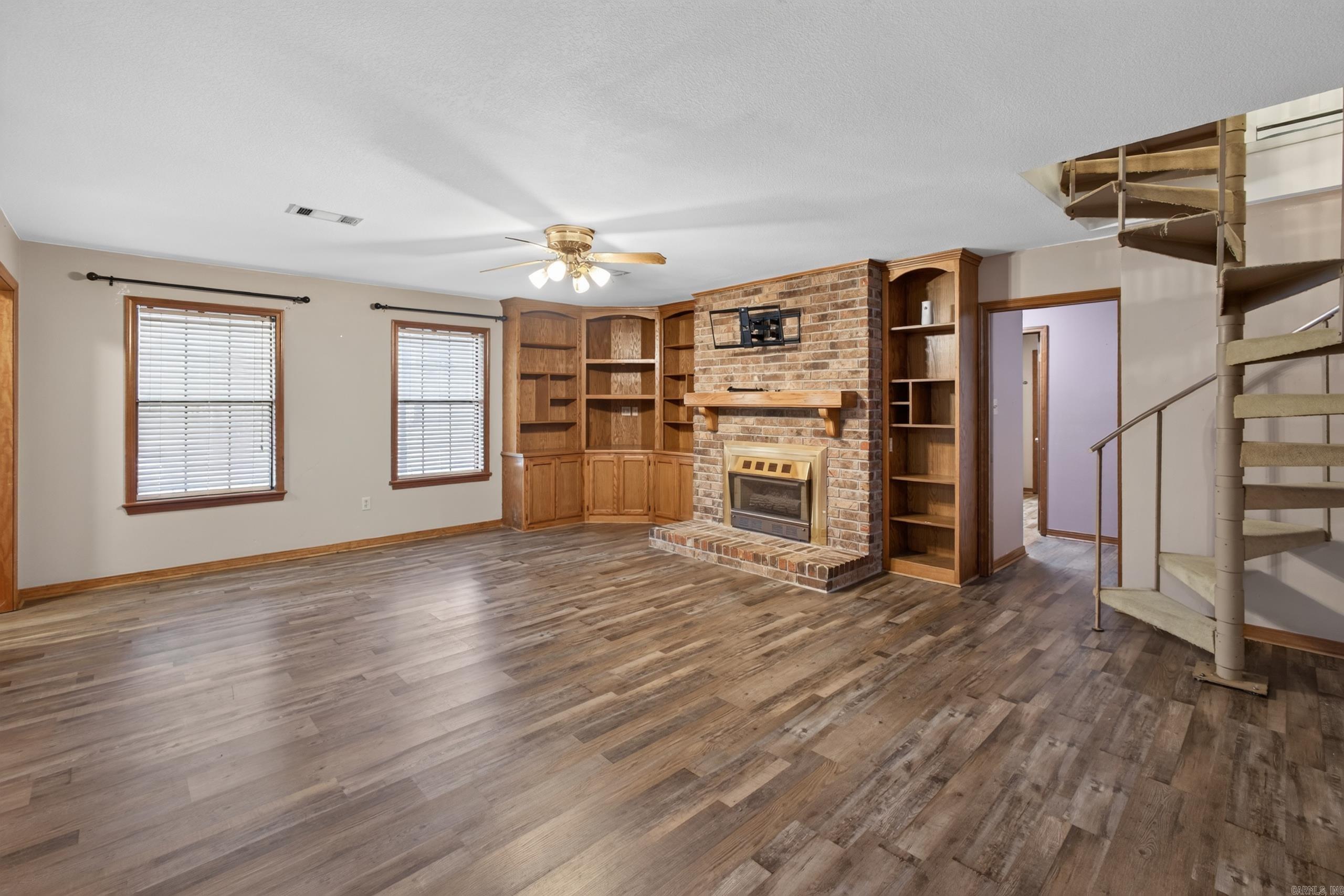 2850 Sylvia Property Photo 4