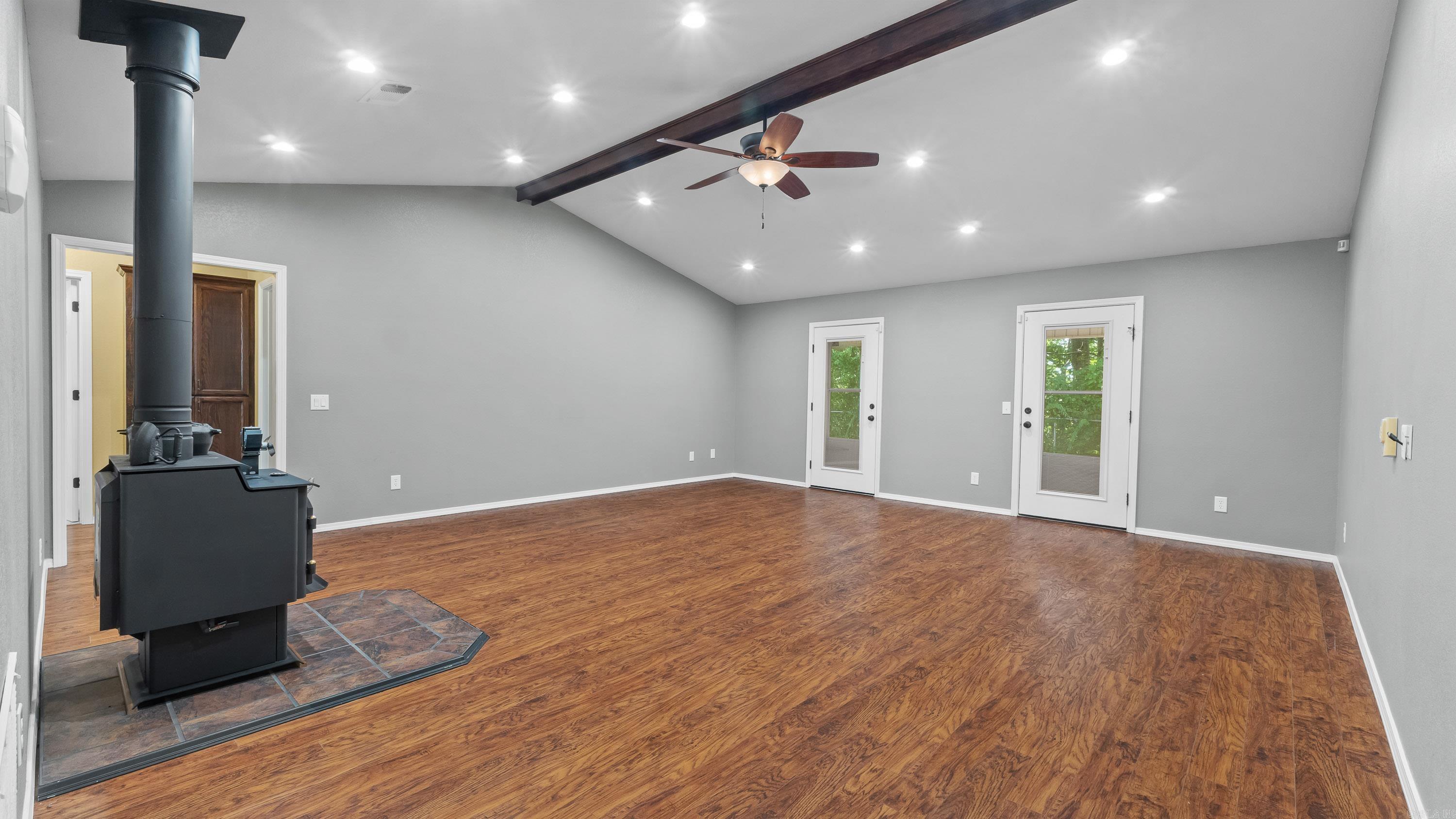 122 Hallman Property Photo 7