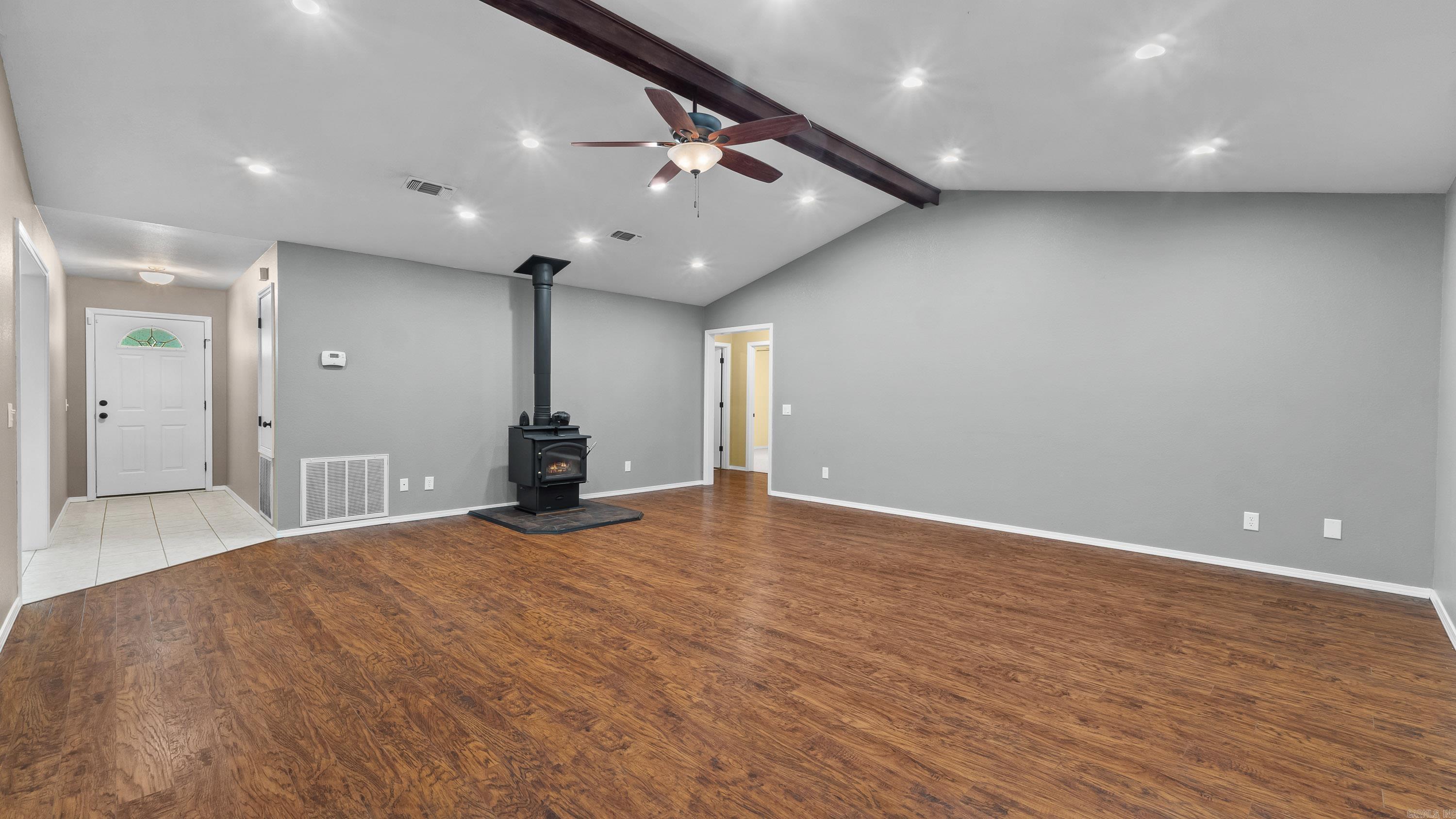 122 Hallman Property Photo 8